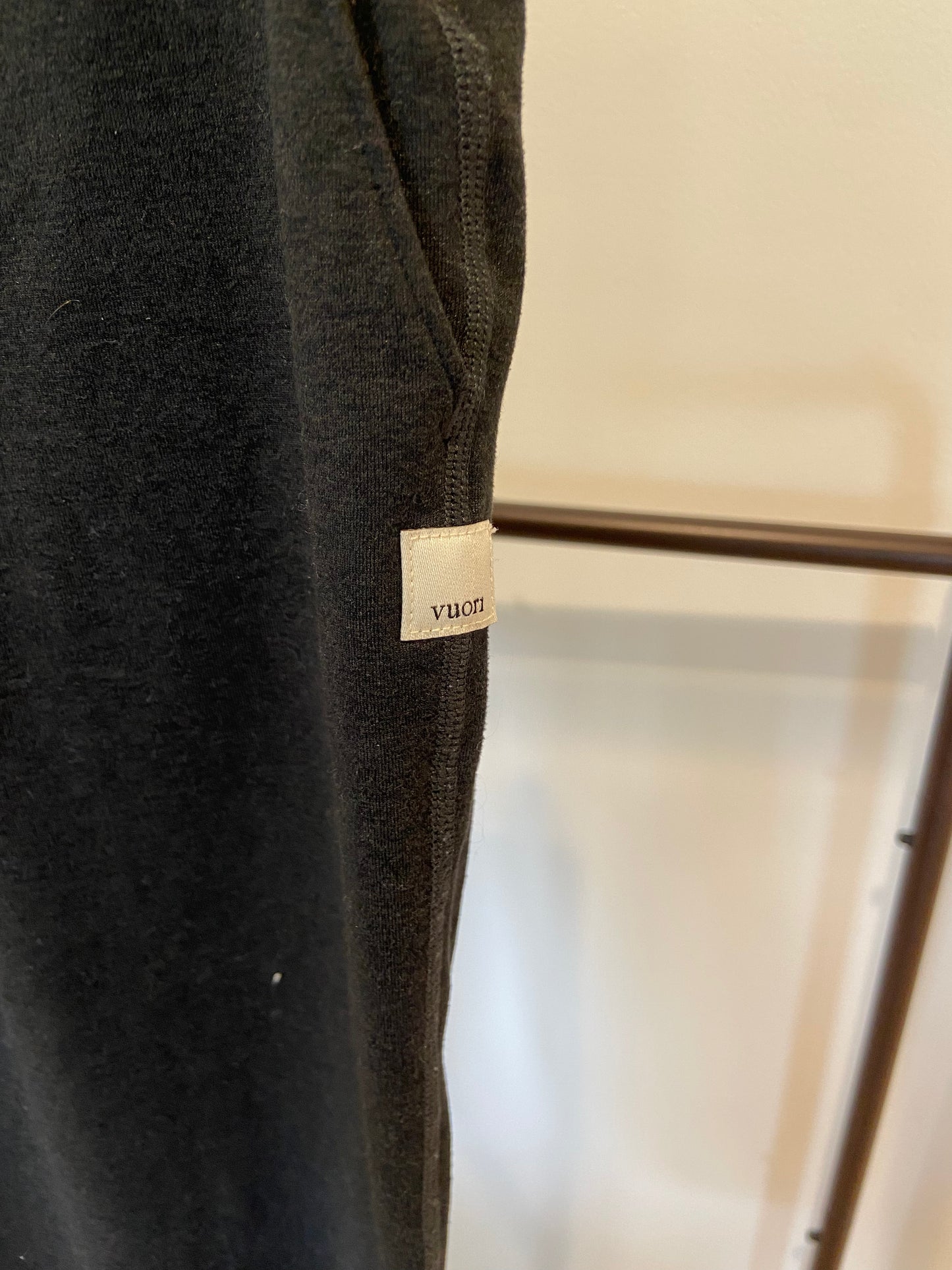 Vuori Performance Joggers in black size S