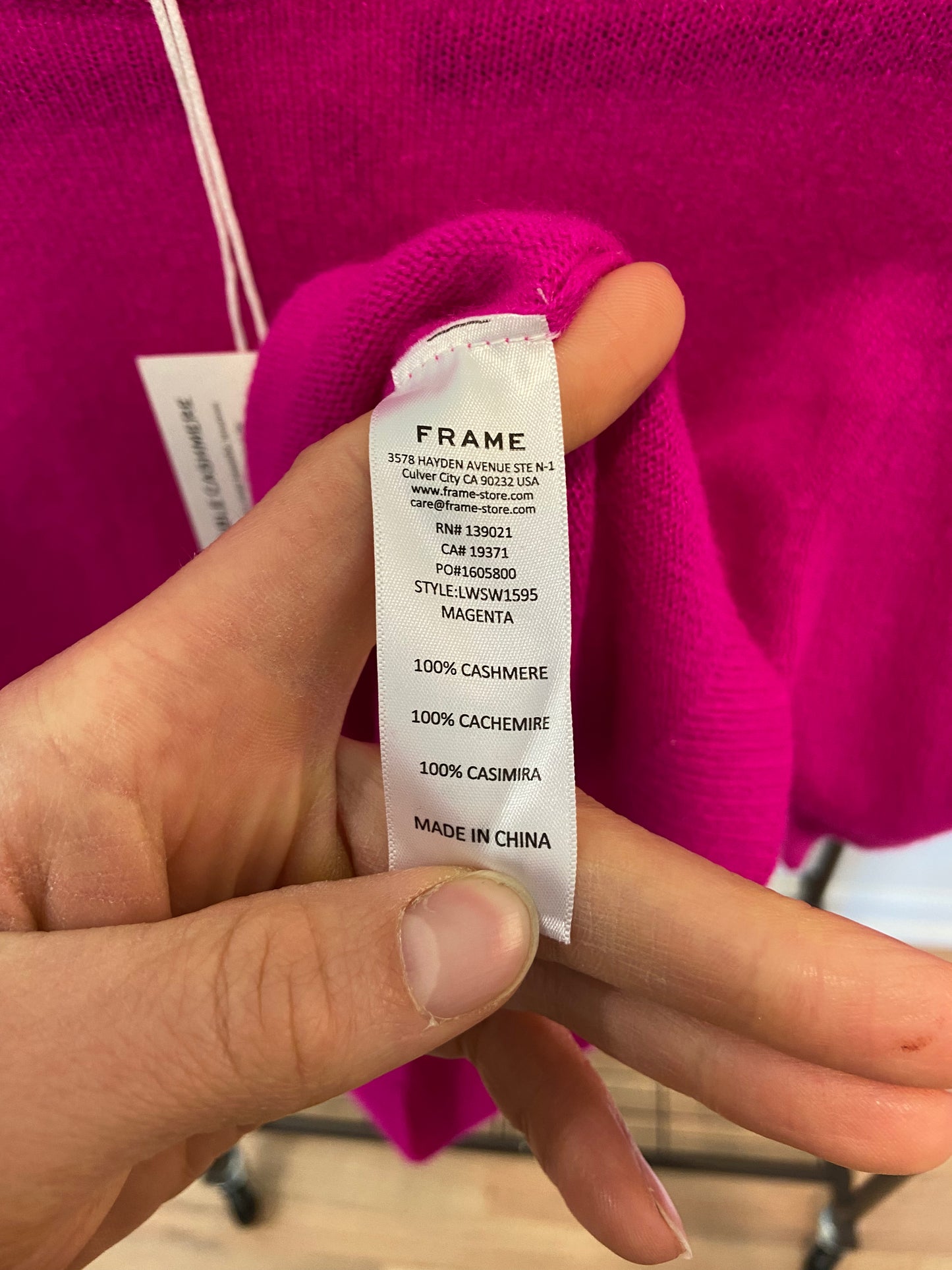 Frame Ruched Sleeve Cashmere Sweater Magenta size M