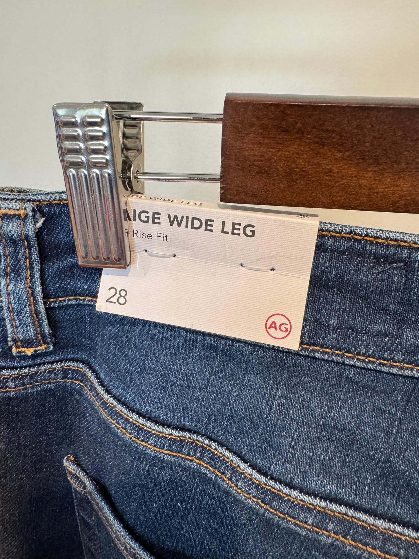AG Saige Wide Leg Crop Jeans in Veiled Wash size 28
