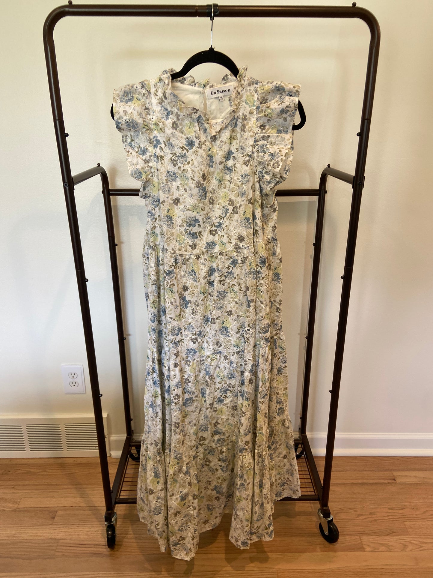 En Saison Eliza Floral Tiered Midi Dress size M