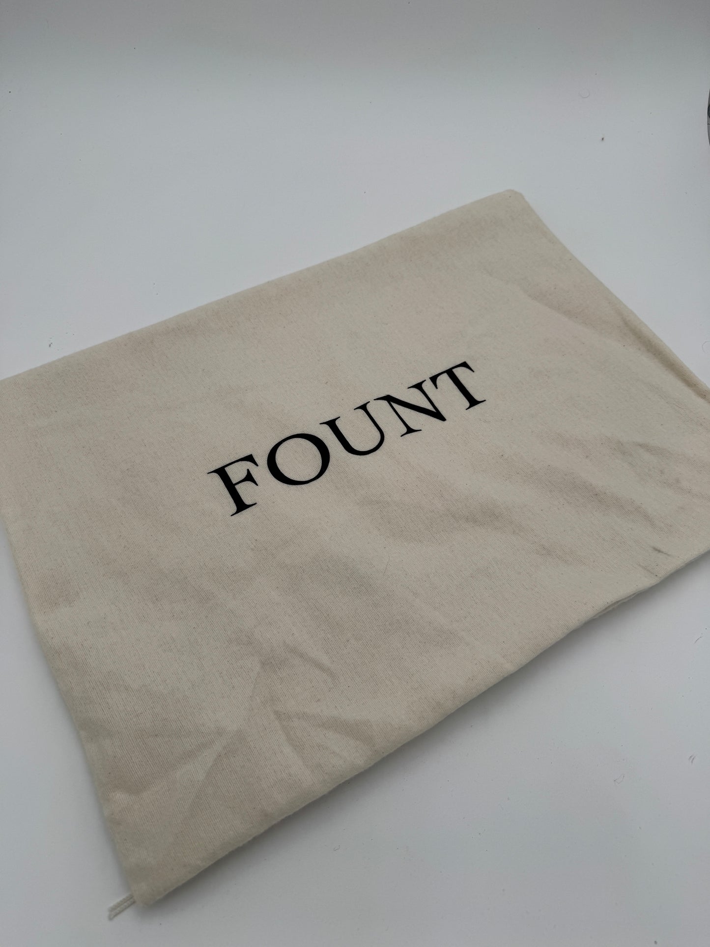 Fount The Korie Tote in Wolf