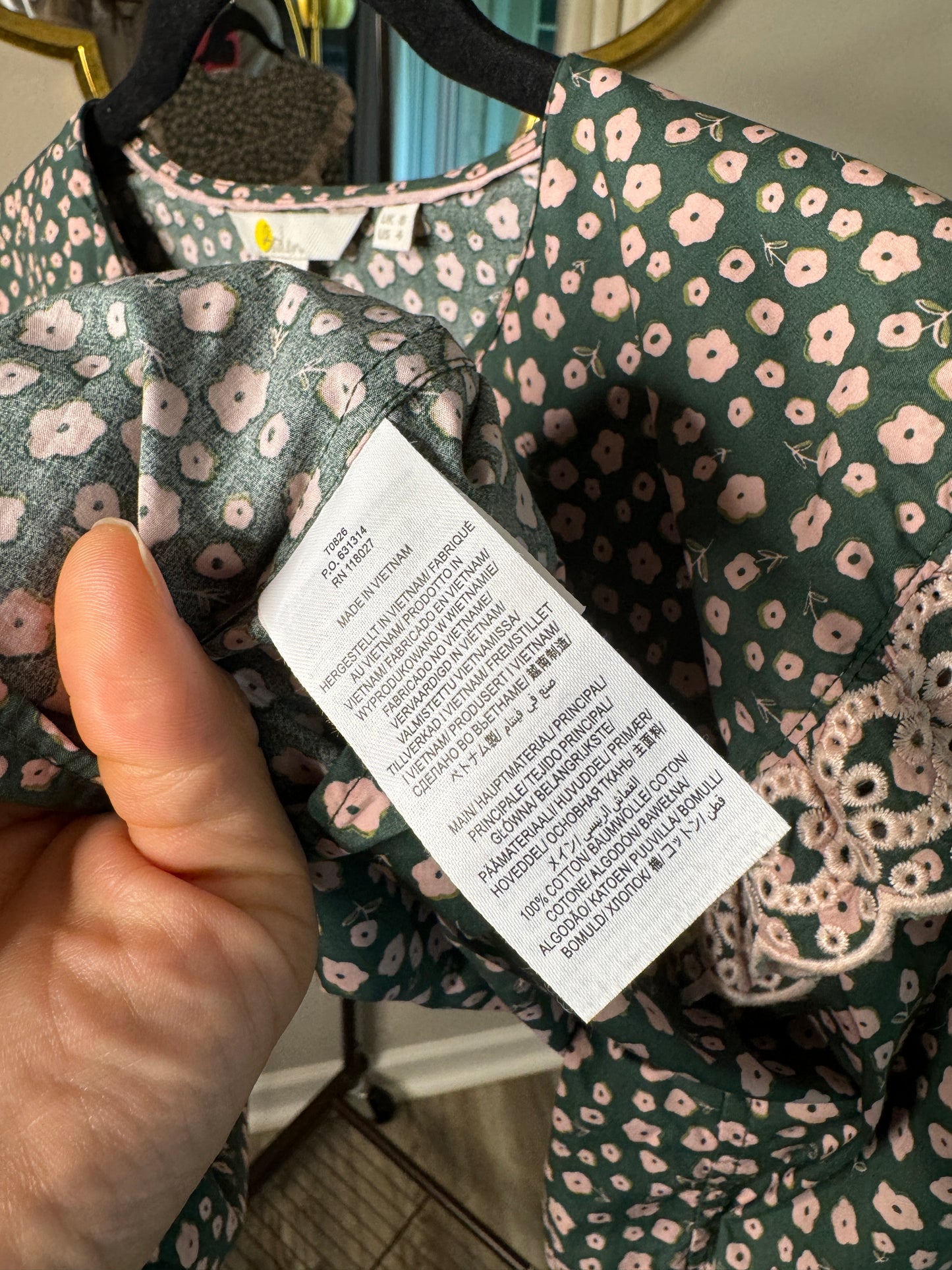 Boden Statement Collar Daisy Shirt size 4
