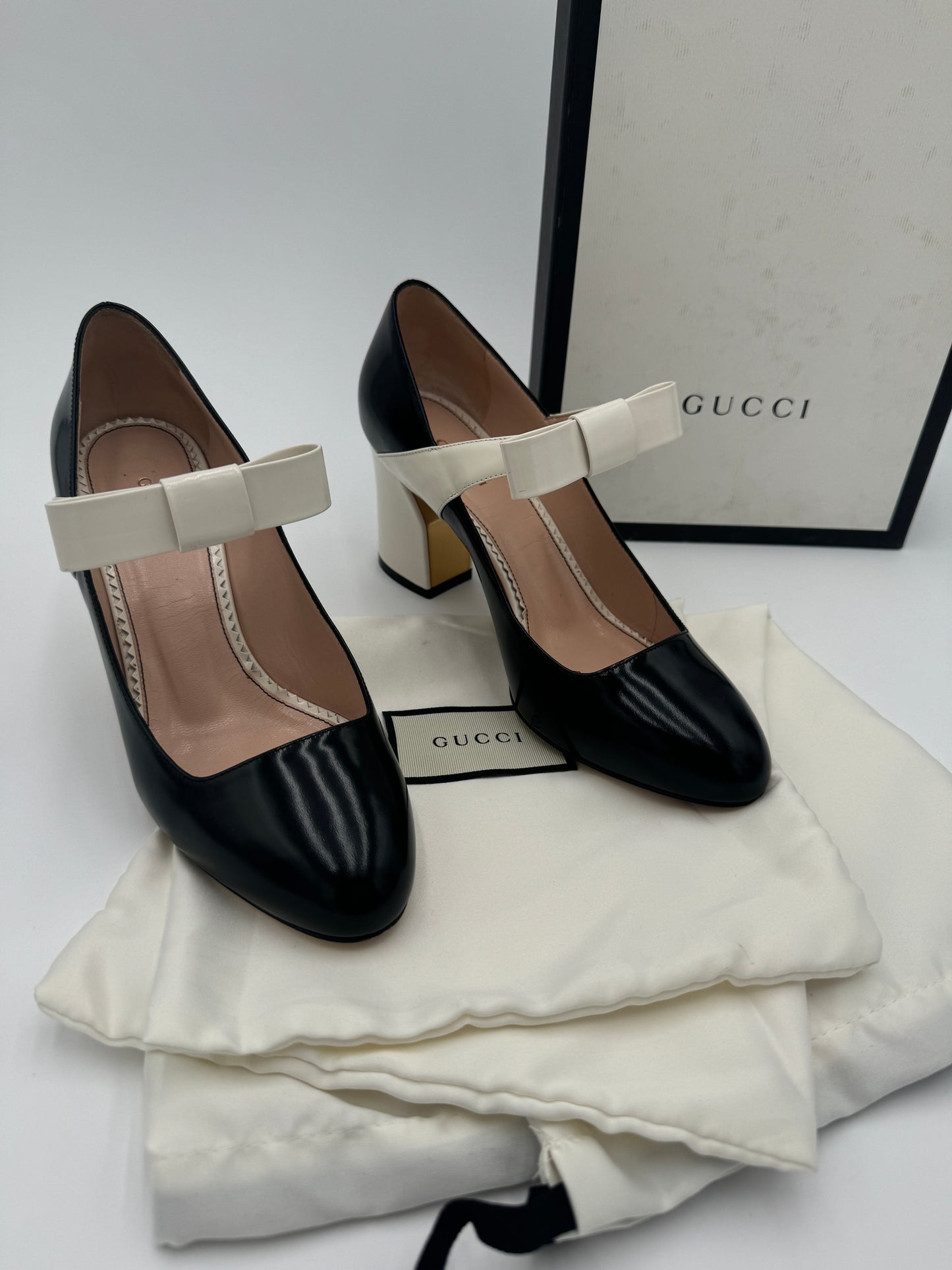 GUCCI Polished Leather Bow Mid Heel Pump size 37