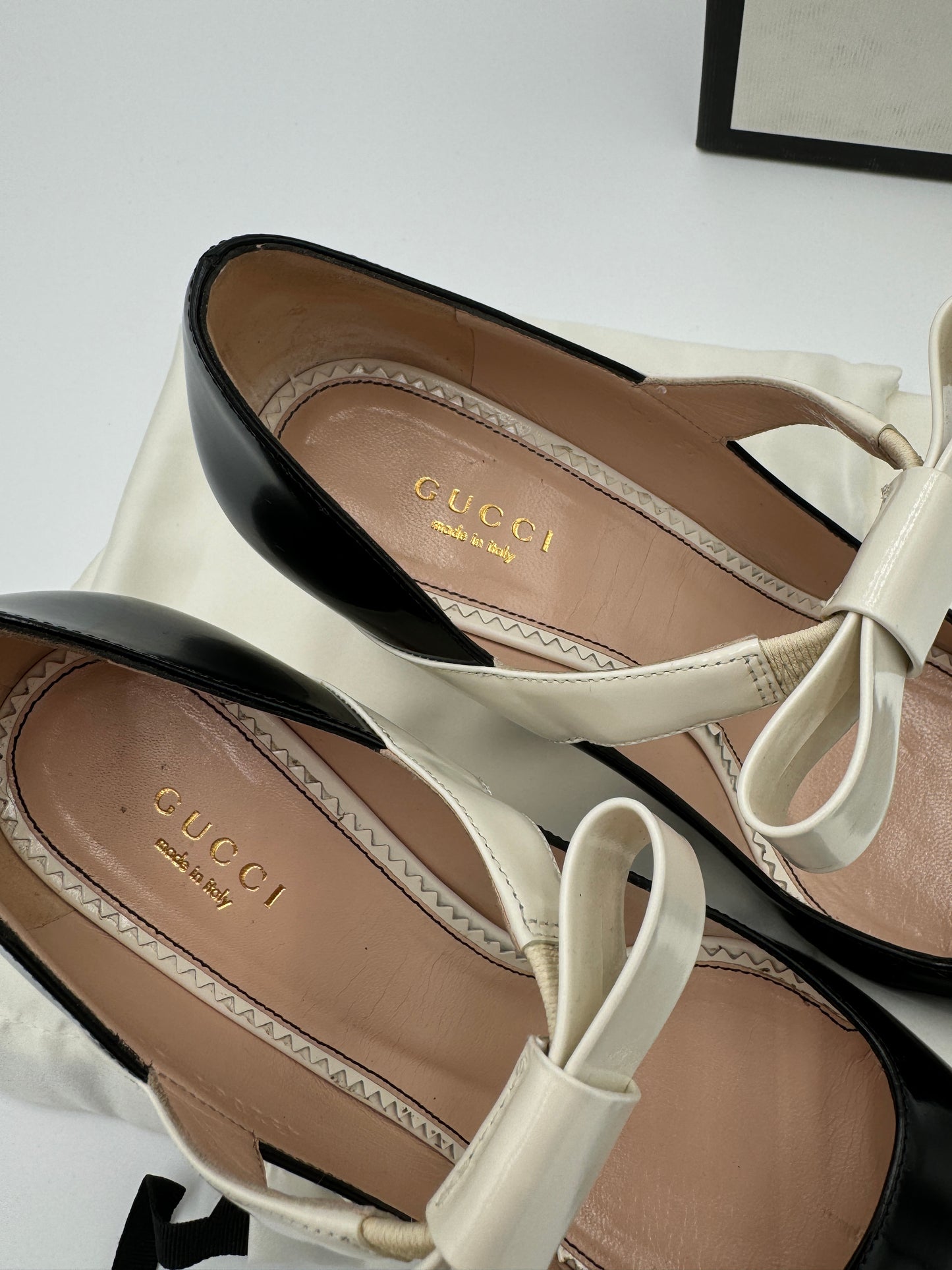 GUCCI Polished Leather Bow Mid Heel Pump size 37