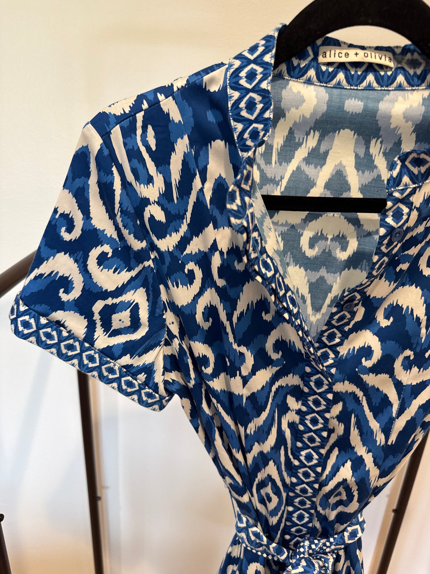 Alice and Olivia Lucy Mini Shirt Dress in Artisan Ikat French Blue size 4