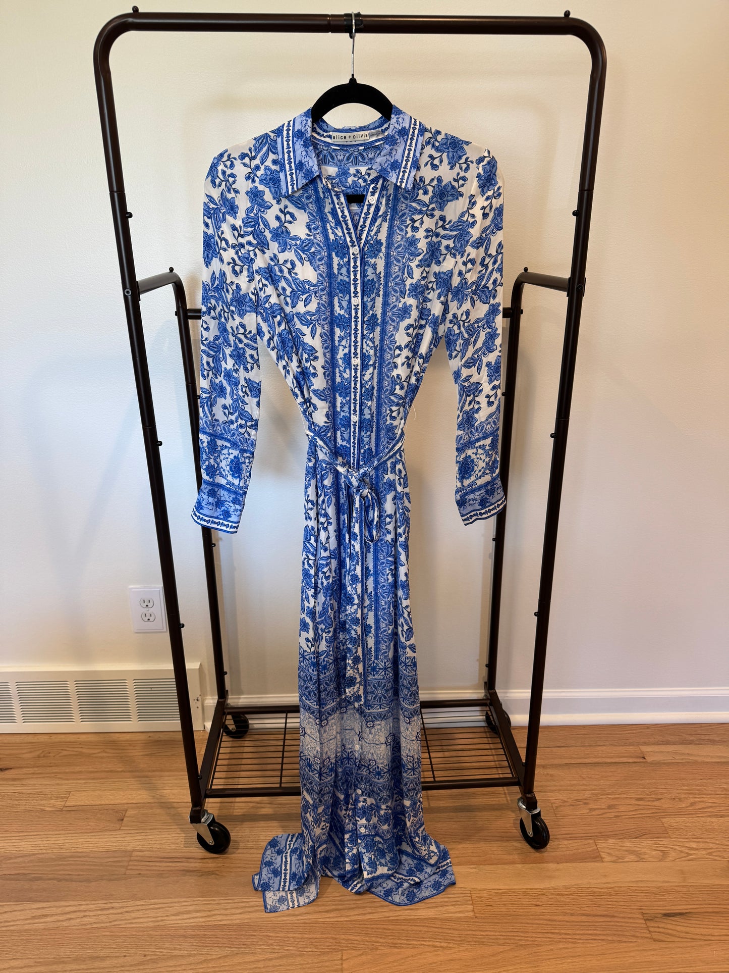 Alice and Olivia Chassidy Maxi Shirtdress size S
