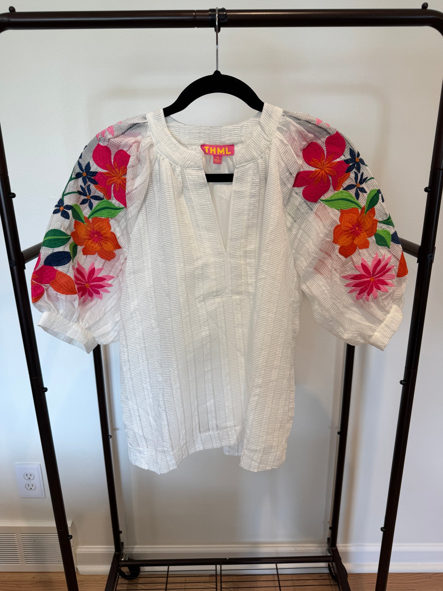 THML White Puff Sleeve Embroidered Floral Top size XS