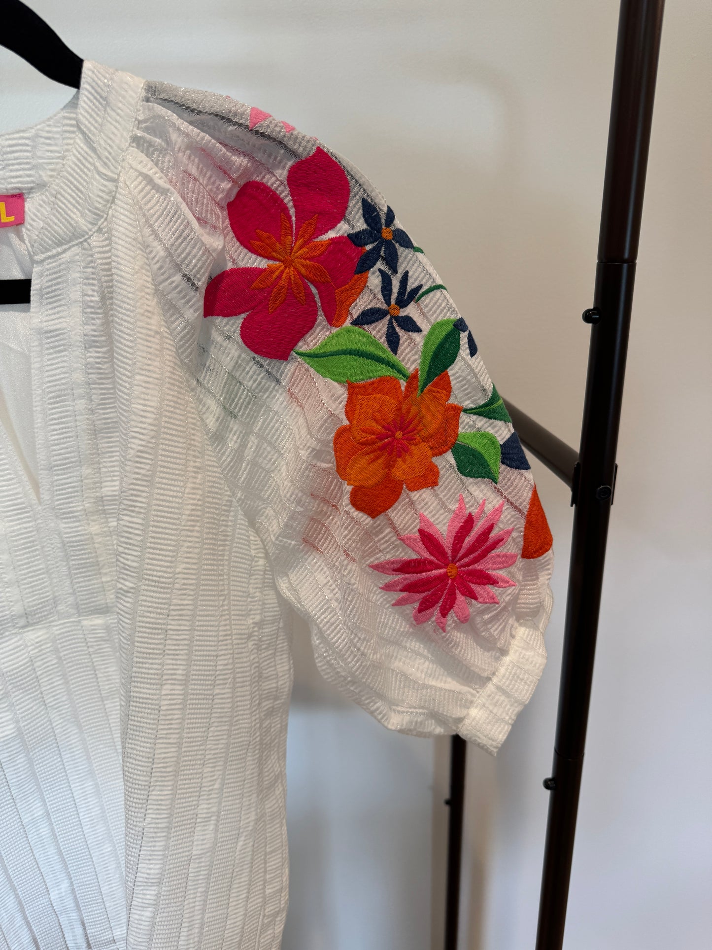 THML White Puff Sleeve Embroidered Floral Top size XS