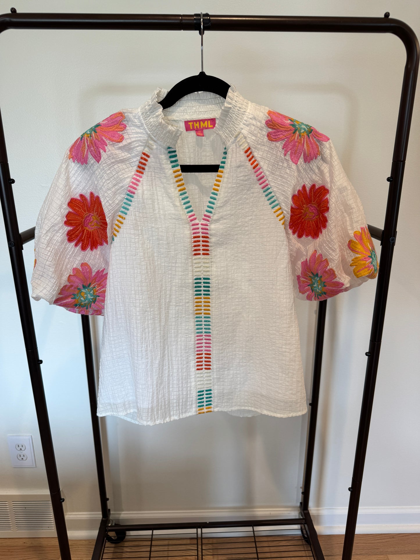THML White Seersucker Puff Sleeve Embroidered Top size XS