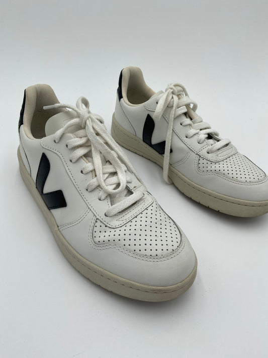 Veja V-10 Sneakers size 40
