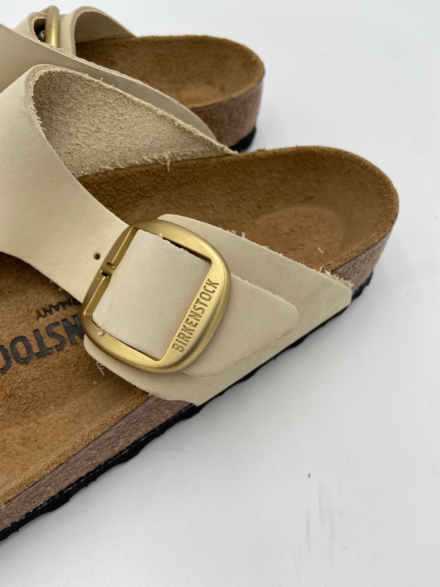 Birkenstock Gizeh Big Buckle High Shine Sandals size 39 US 8-8.5