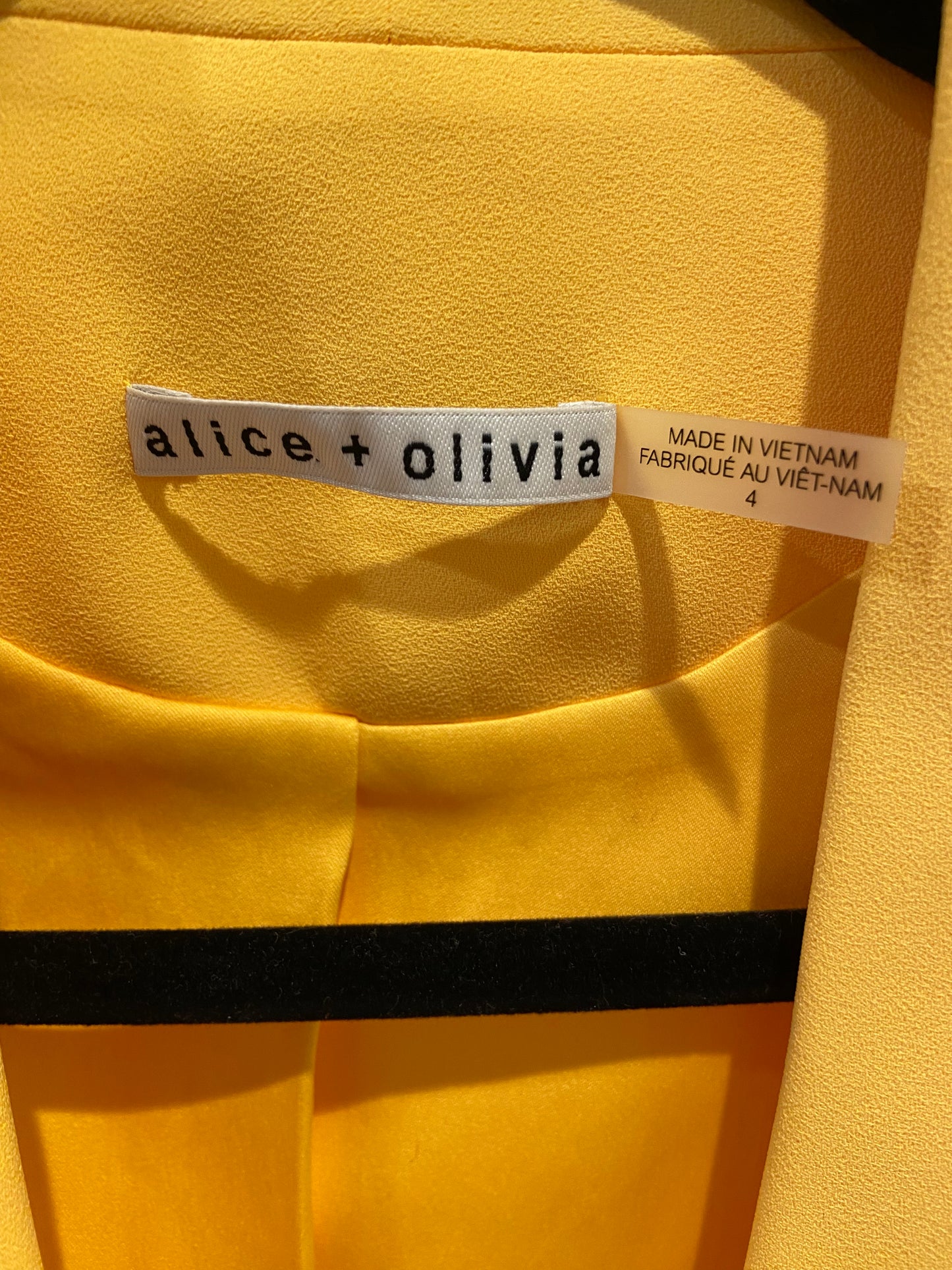 Alice and Olivia Skye Boxy Boyfriend Blazer Golden Rod Crepe size 4