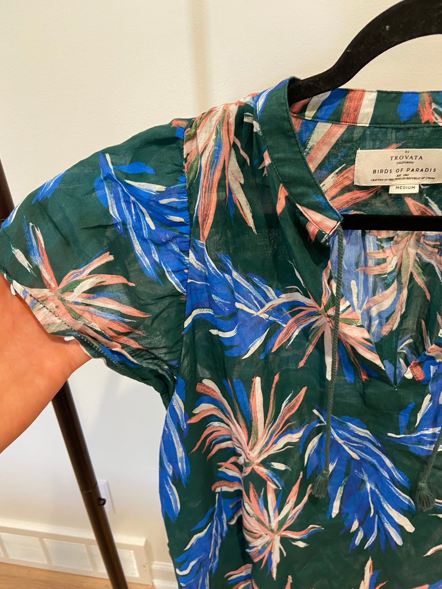 Trovata Brett Short Sleeve Bohemian Blouse size Medium