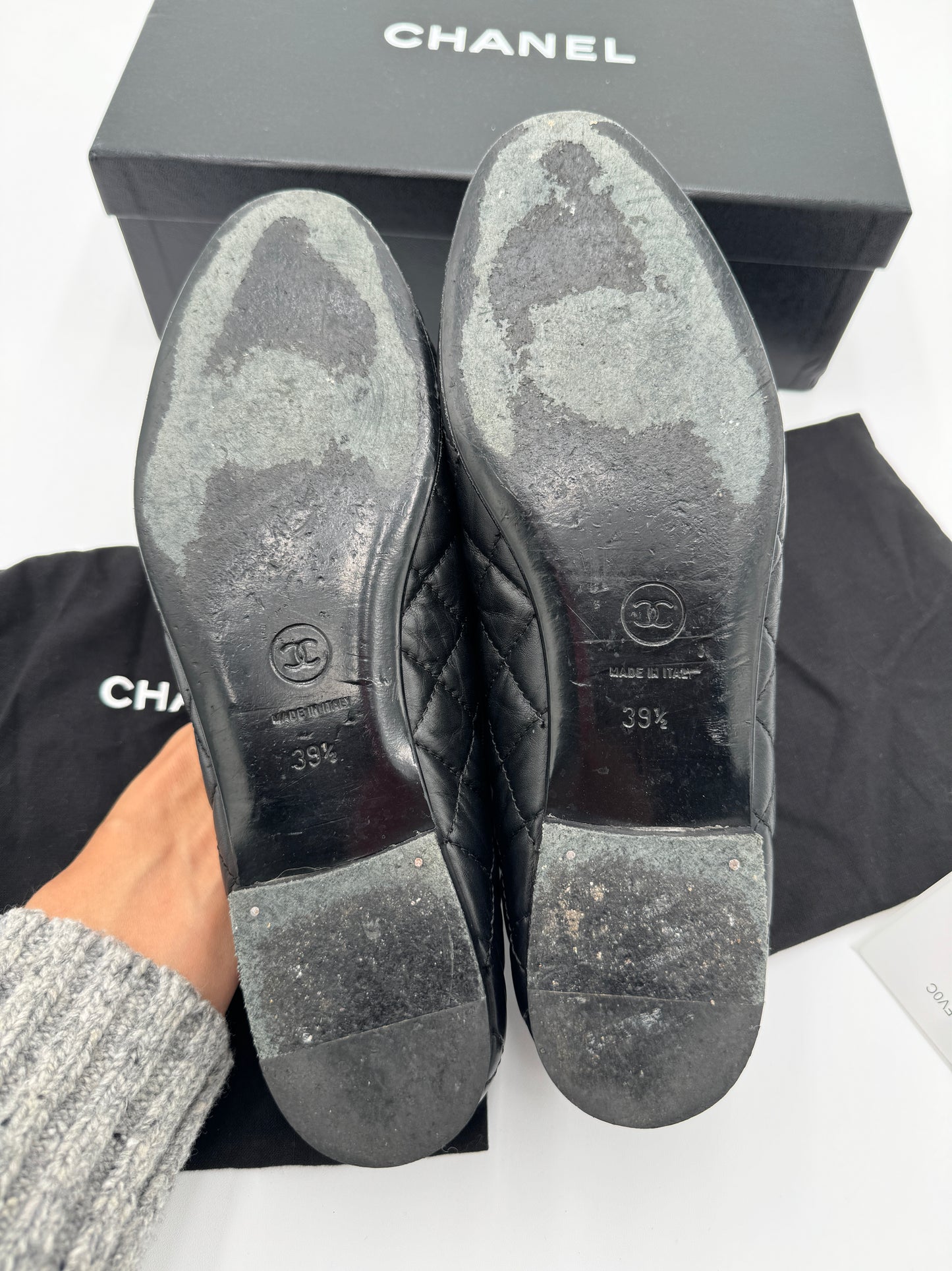 CHANEL Black Quilted Leather Flats size 39.5