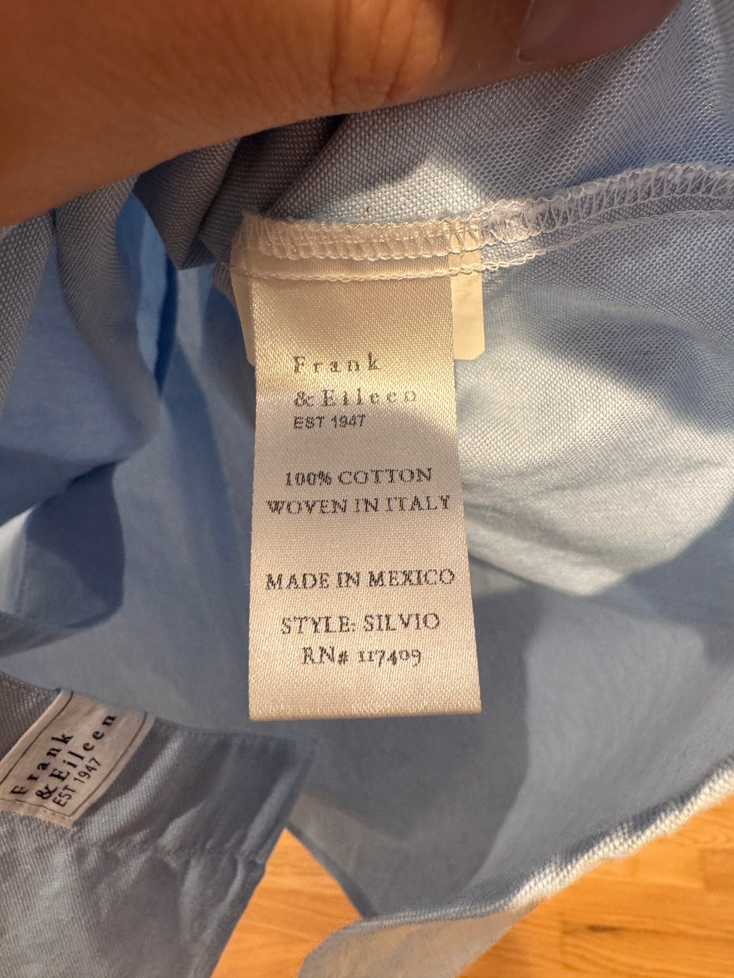 Frank and Eileen Silvio Untuckable Button-Up Shirt size XS