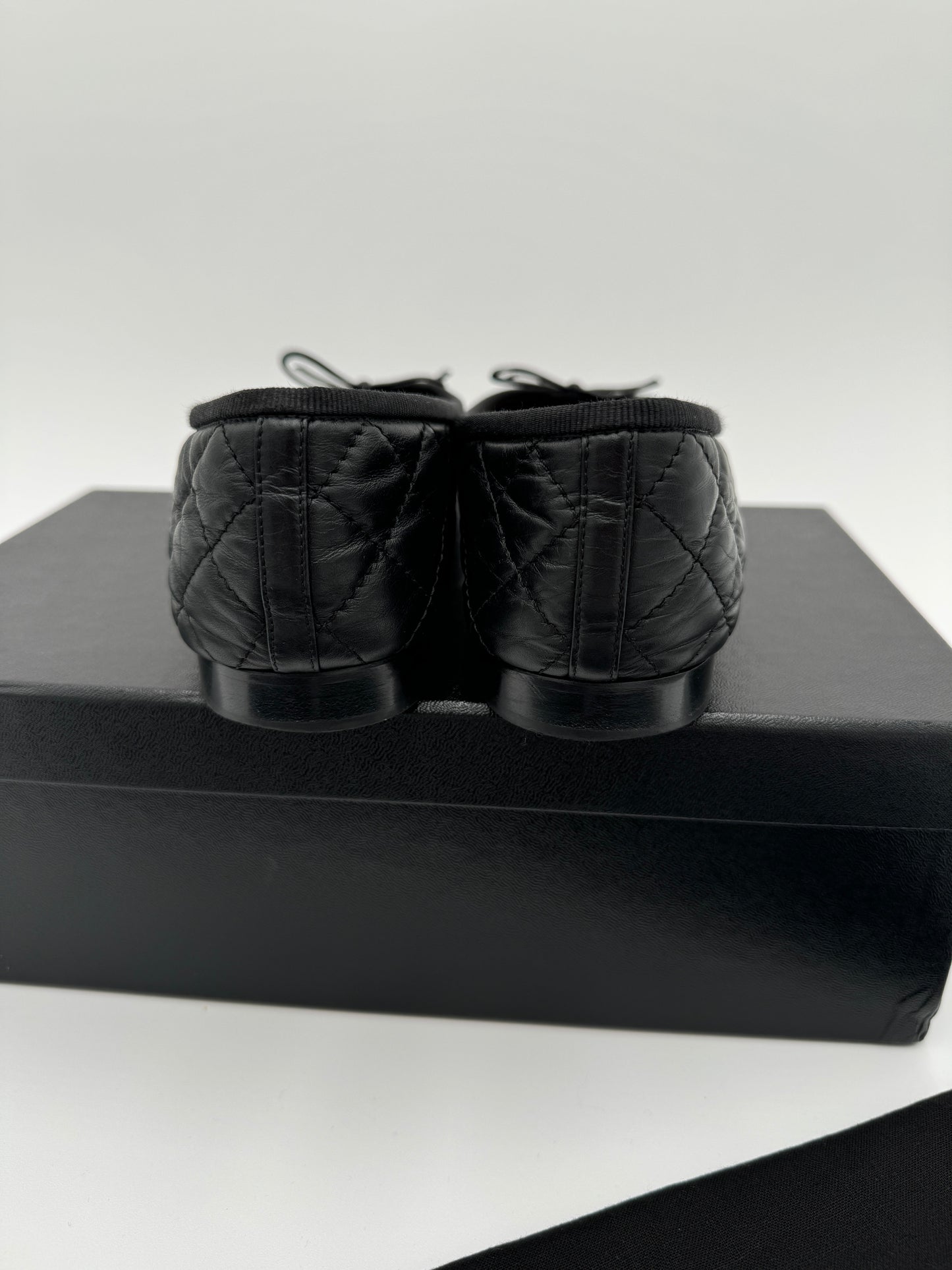 CHANEL Black Quilted Leather Flats size 39.5