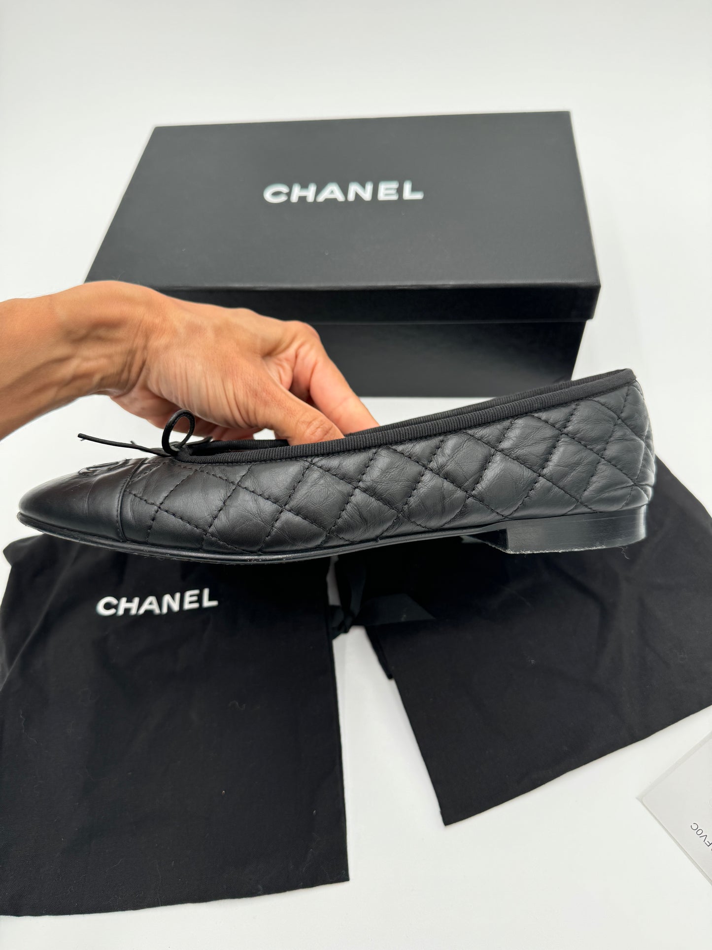 CHANEL Black Quilted Leather Flats size 39.5
