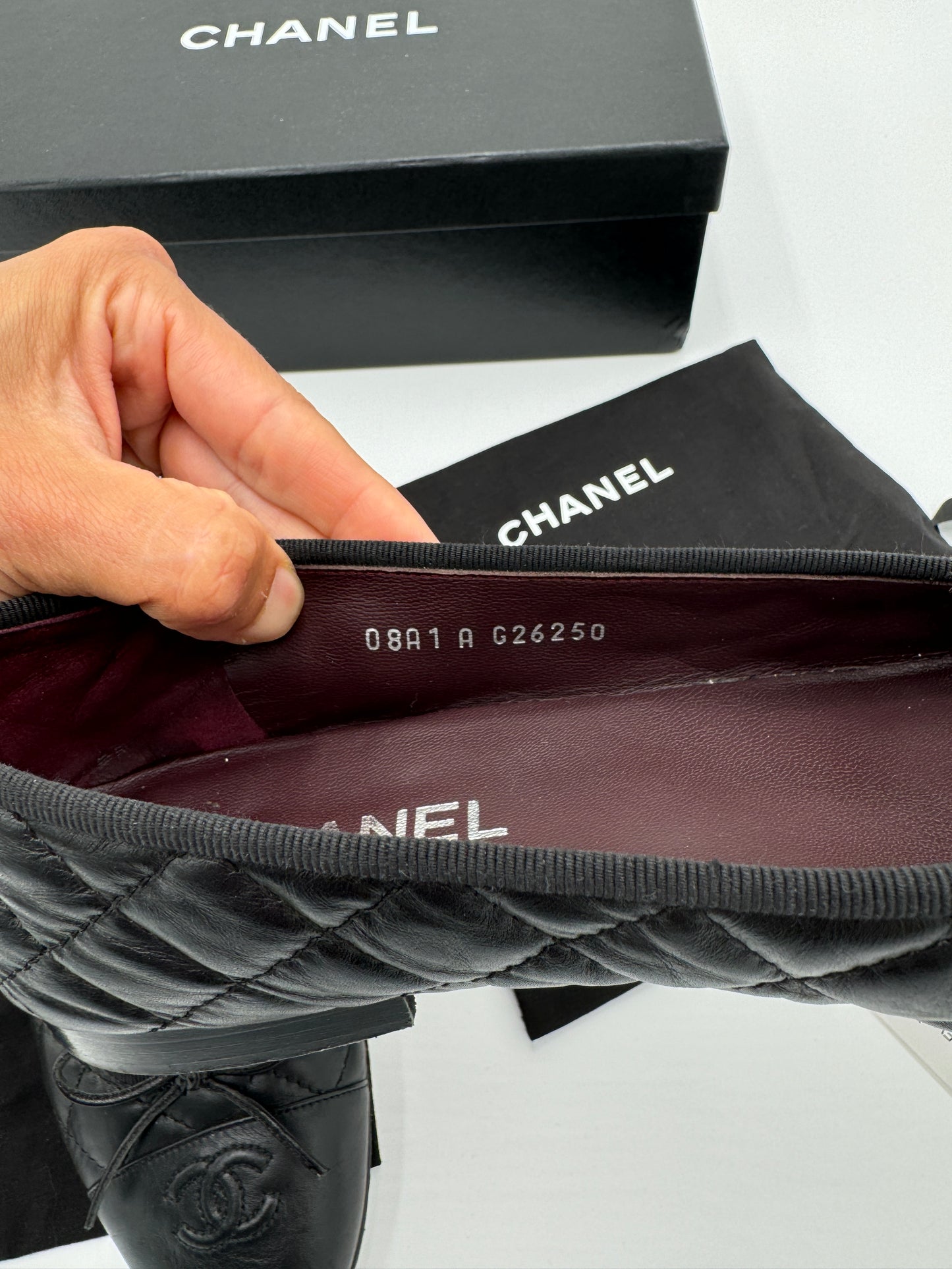 CHANEL Black Quilted Leather Flats size 39.5