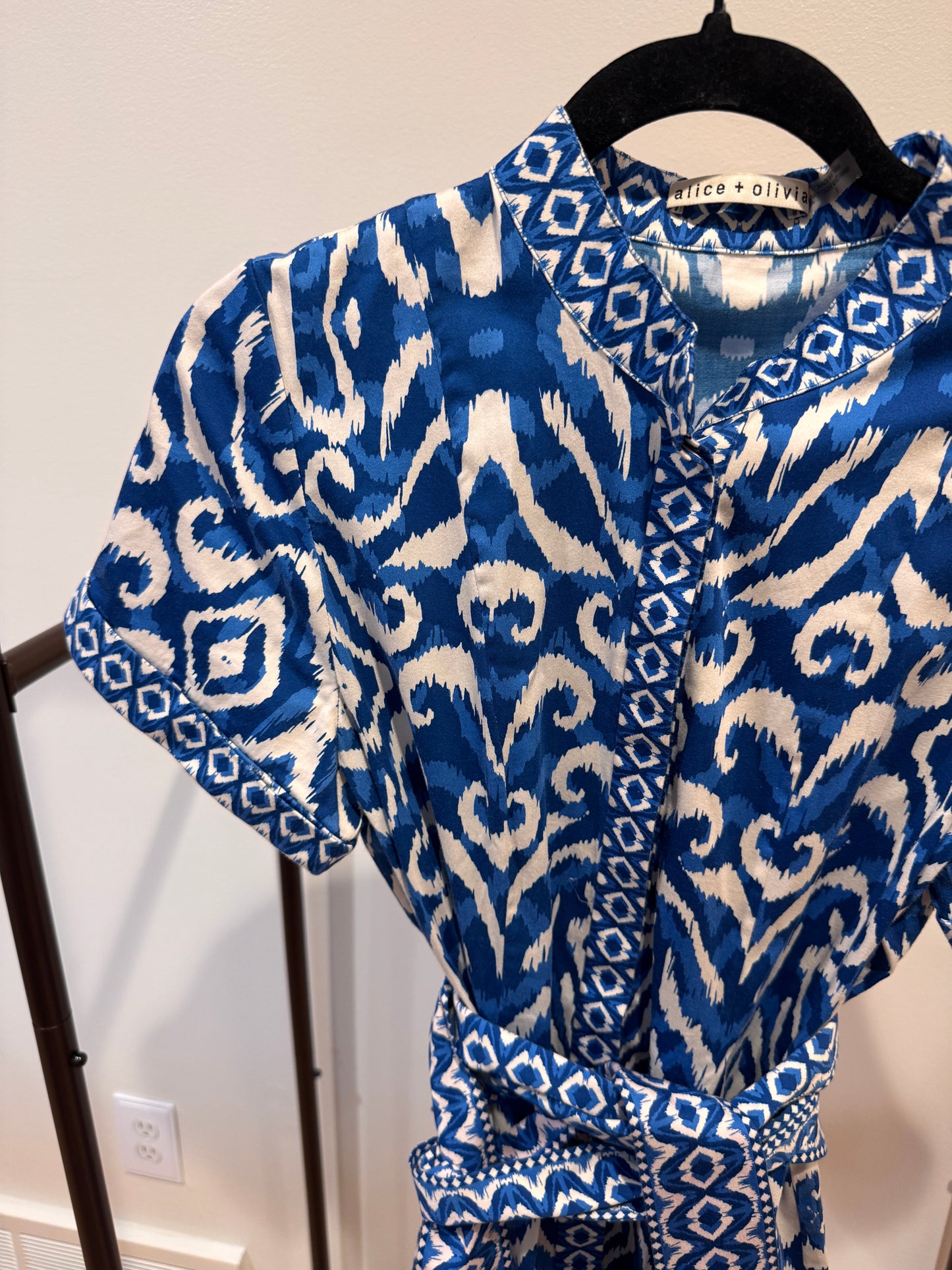 Alice and Olivia Lucy Roll Sleeve Mini Shirt Dress French Blue size 8