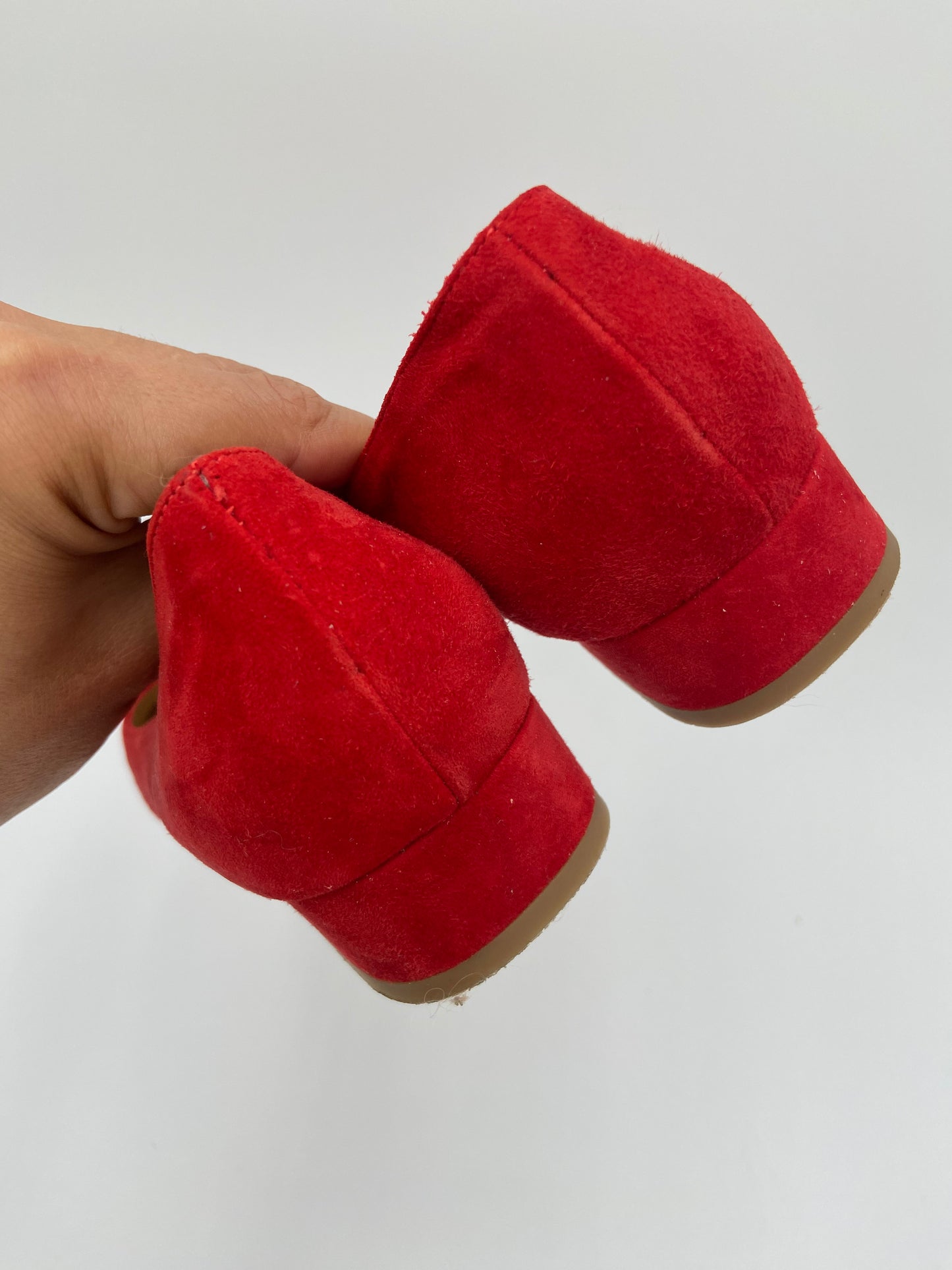 Ann Mashburn Red Suede Buckle Heels size 39.5
