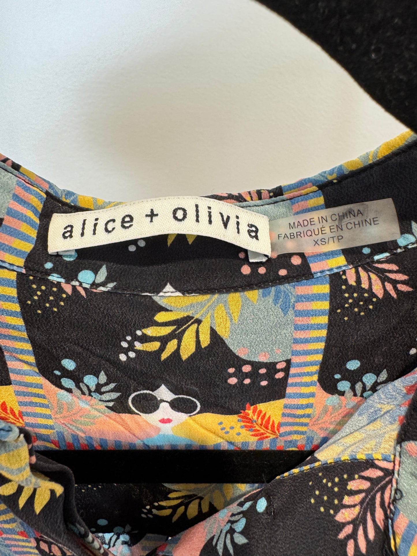 Alice and Olivia Willa Flutter Sleeve Stace Face Silk Top size XS
