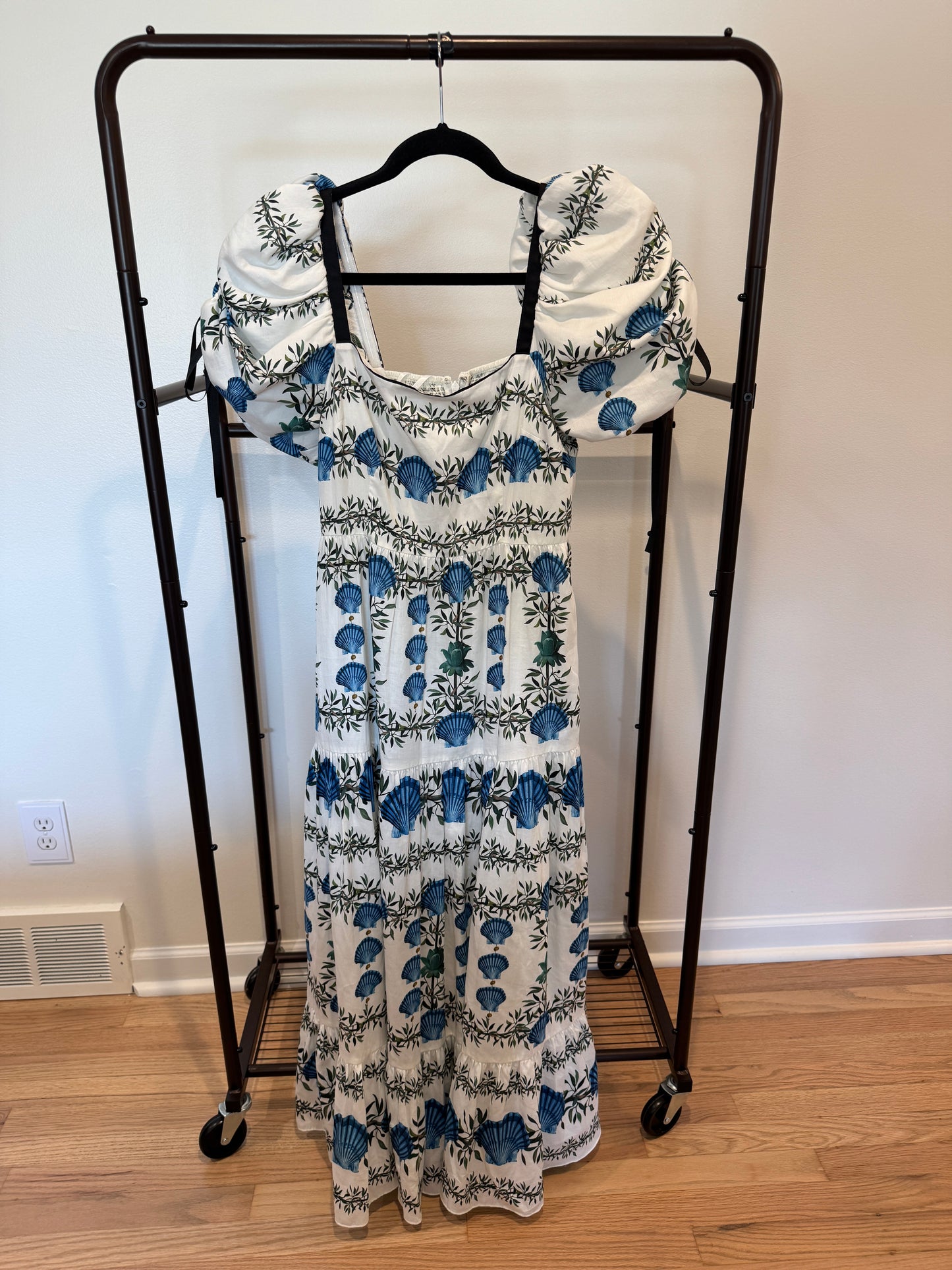 Antonia Melani Blue Shell Print Puff sleeve size 8