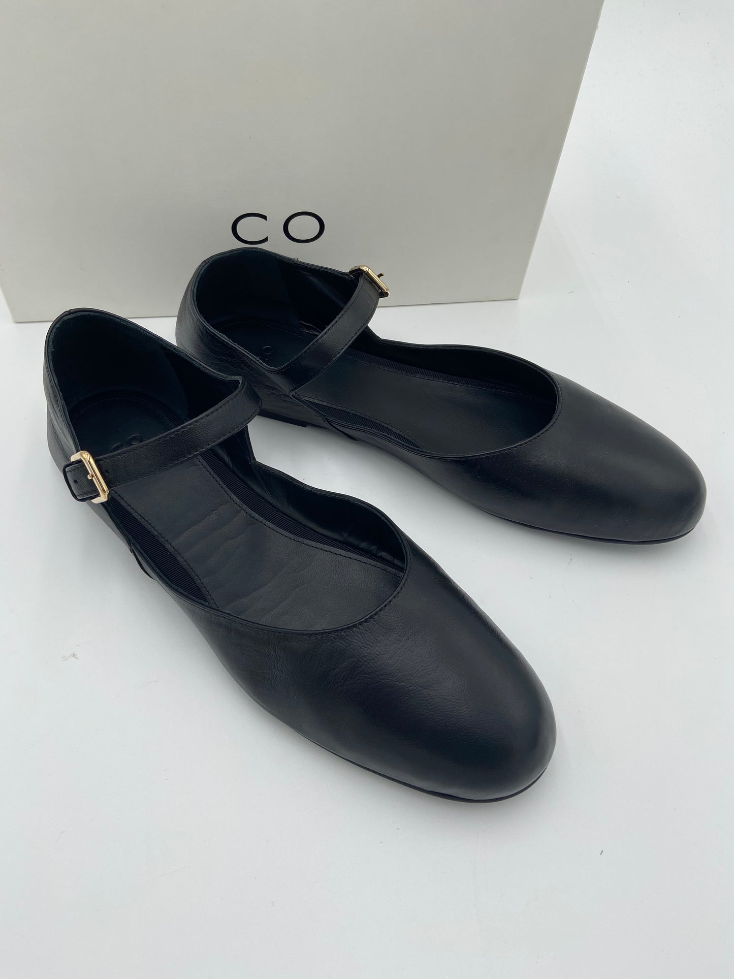 Co. Round Toe D'Orsay Flat in Black size 39.5