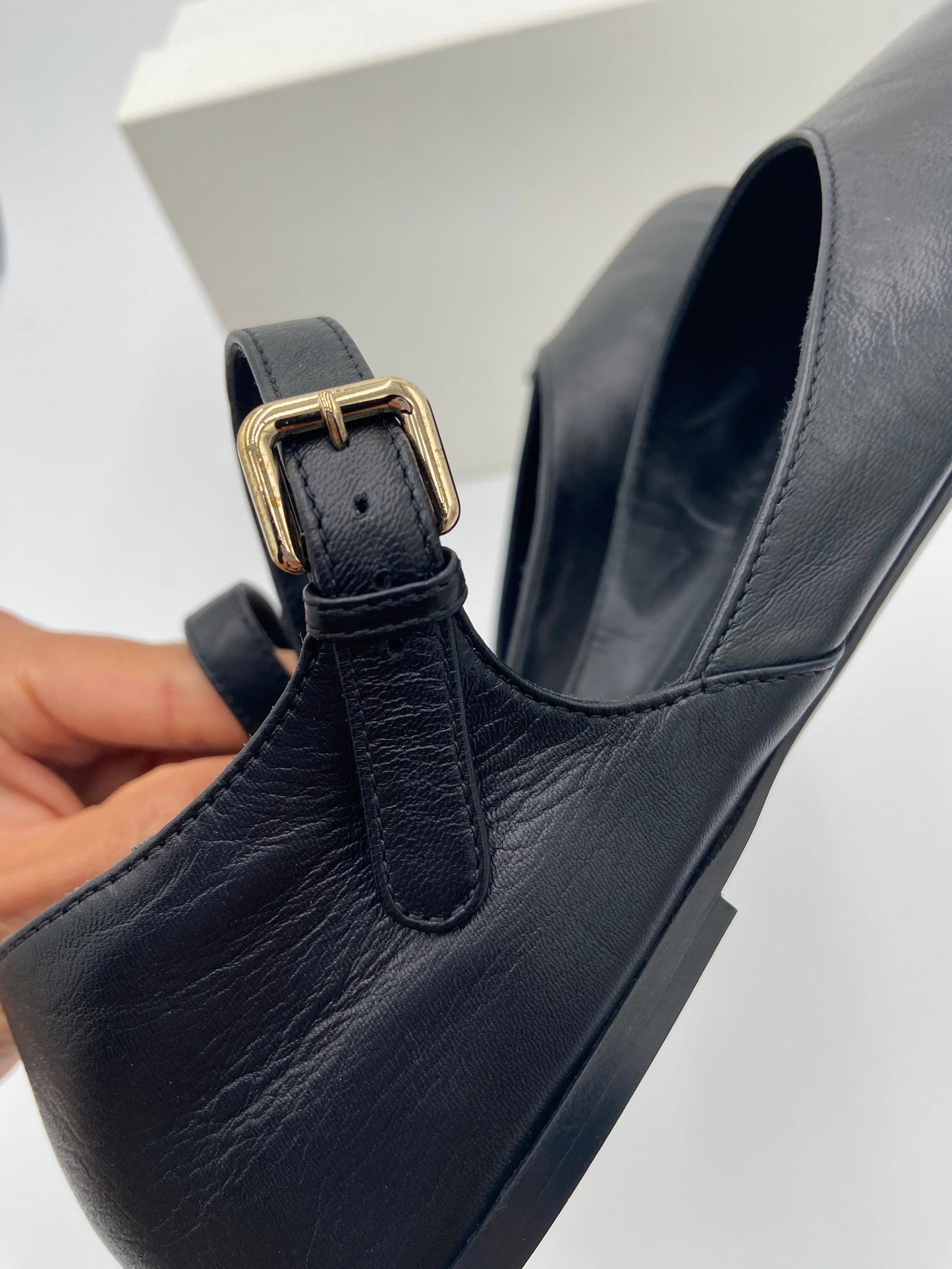 Co. Round Toe D'Orsay Flat in Black size 39.5