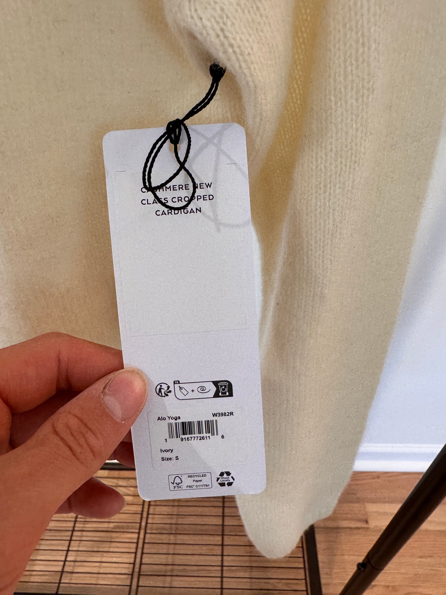 Alo Wool Cashmere New Class Cropped Cardigan in Ivory size S