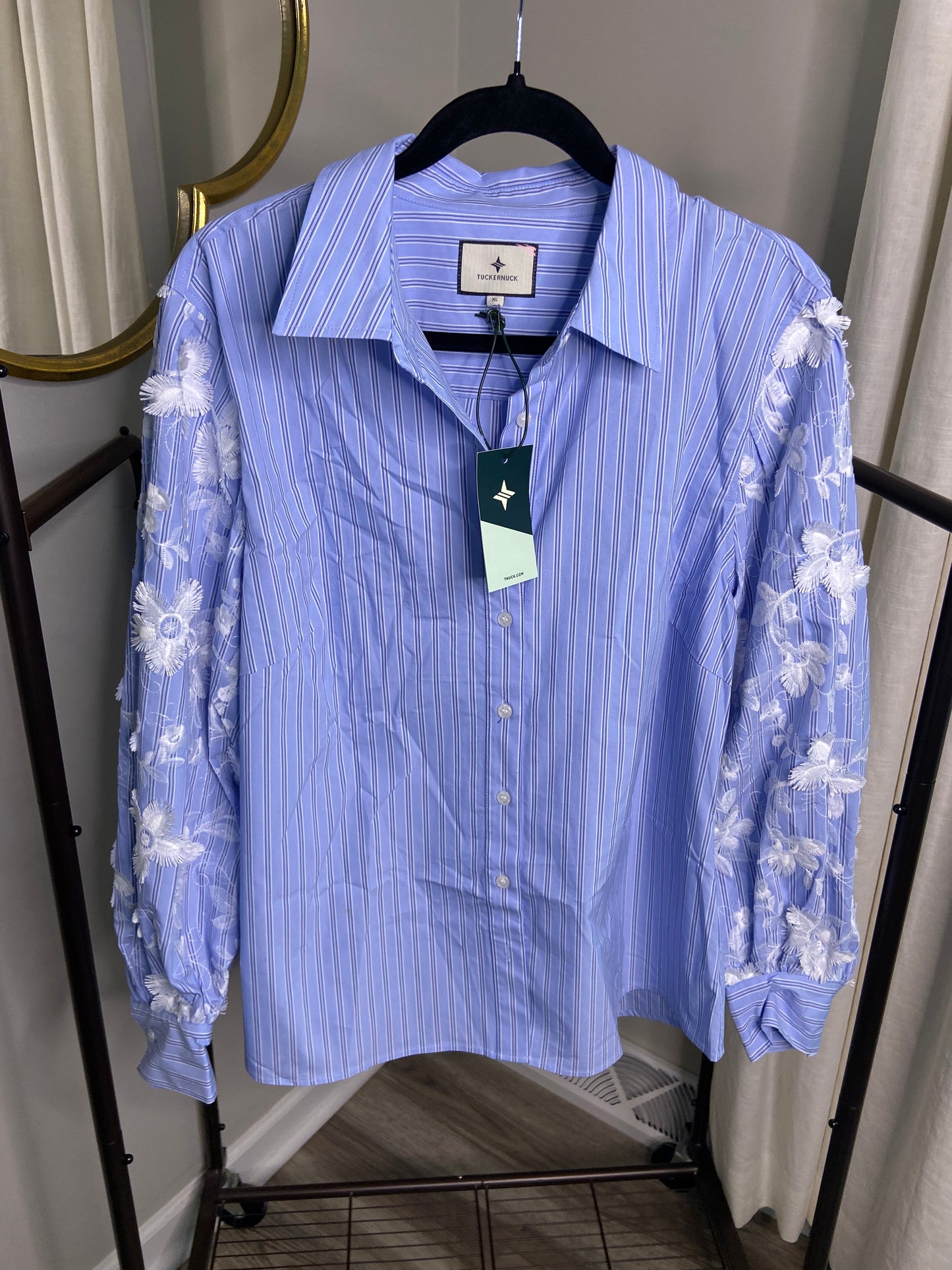 Tuckernuck Blue Stripe Embroidery Carolina Button Down size XL