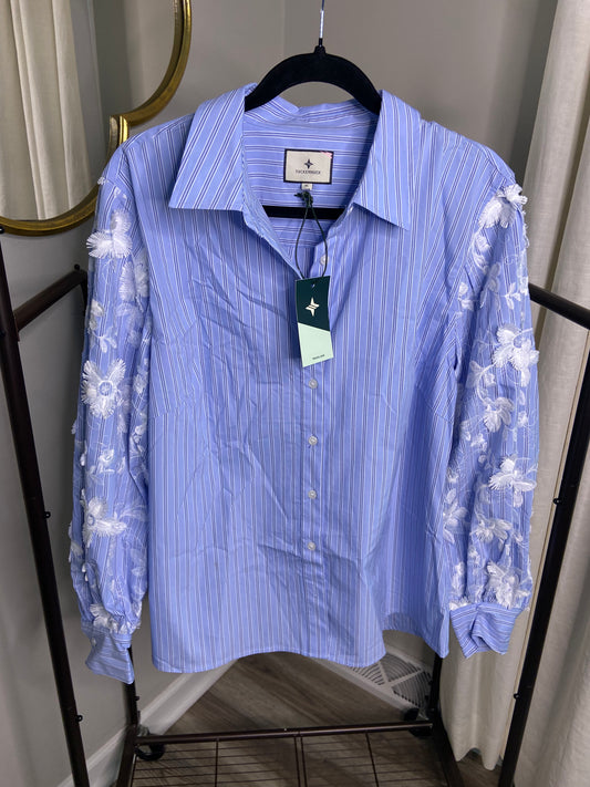 Tuckernuck Blue Stripe Embroidery Carolina Button Down size XL
