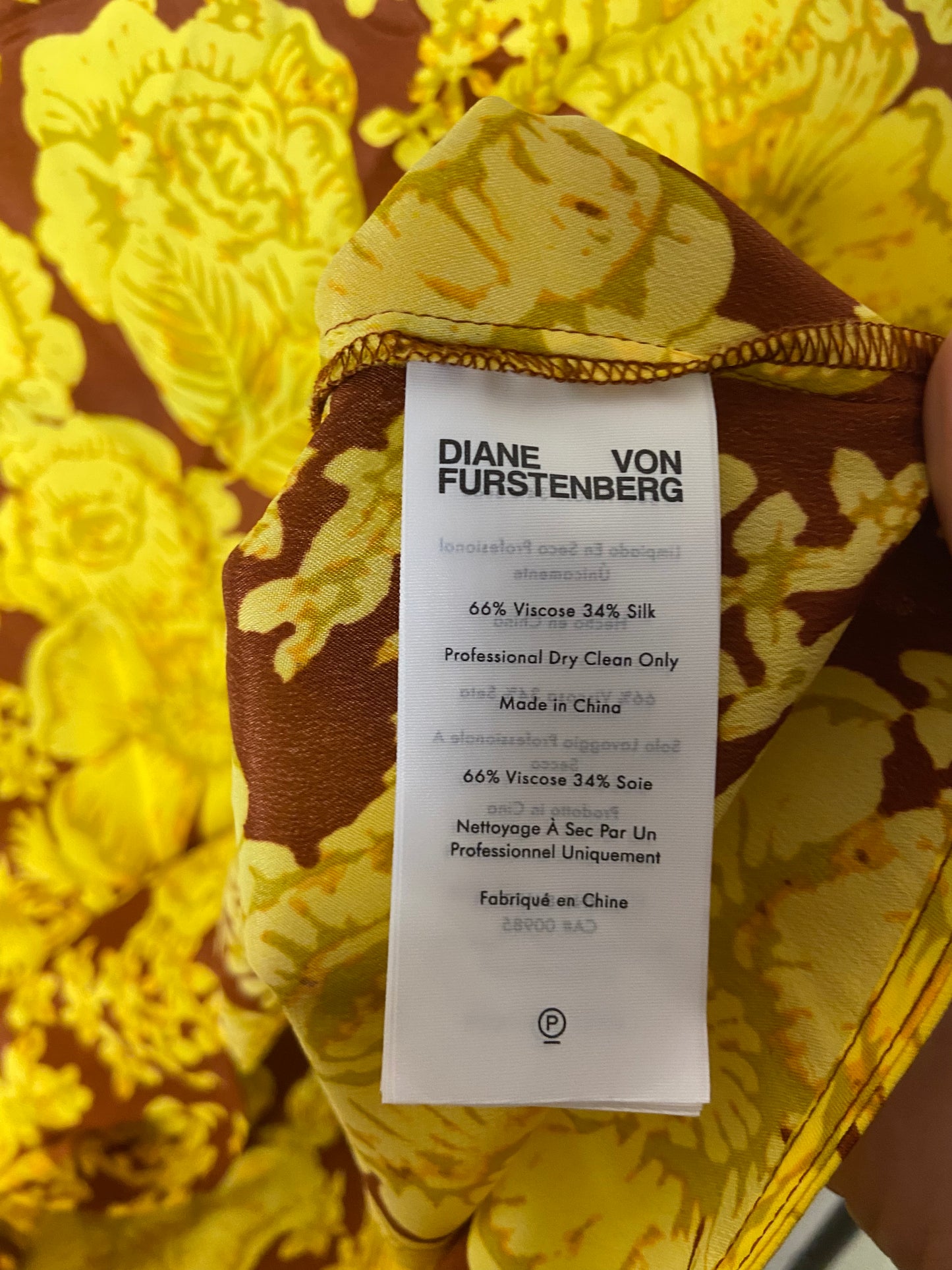 Diane Von Furstenberg Olympia Floral Chiffon Top size XS