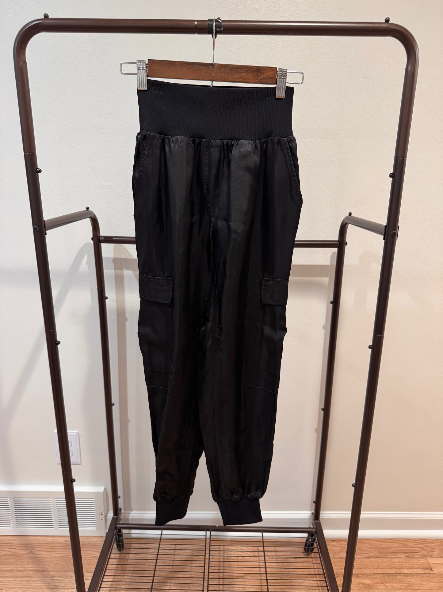 Cinq a Sept Ruffle Sleeve Jacket and Giles Cargo Joggers size XXS