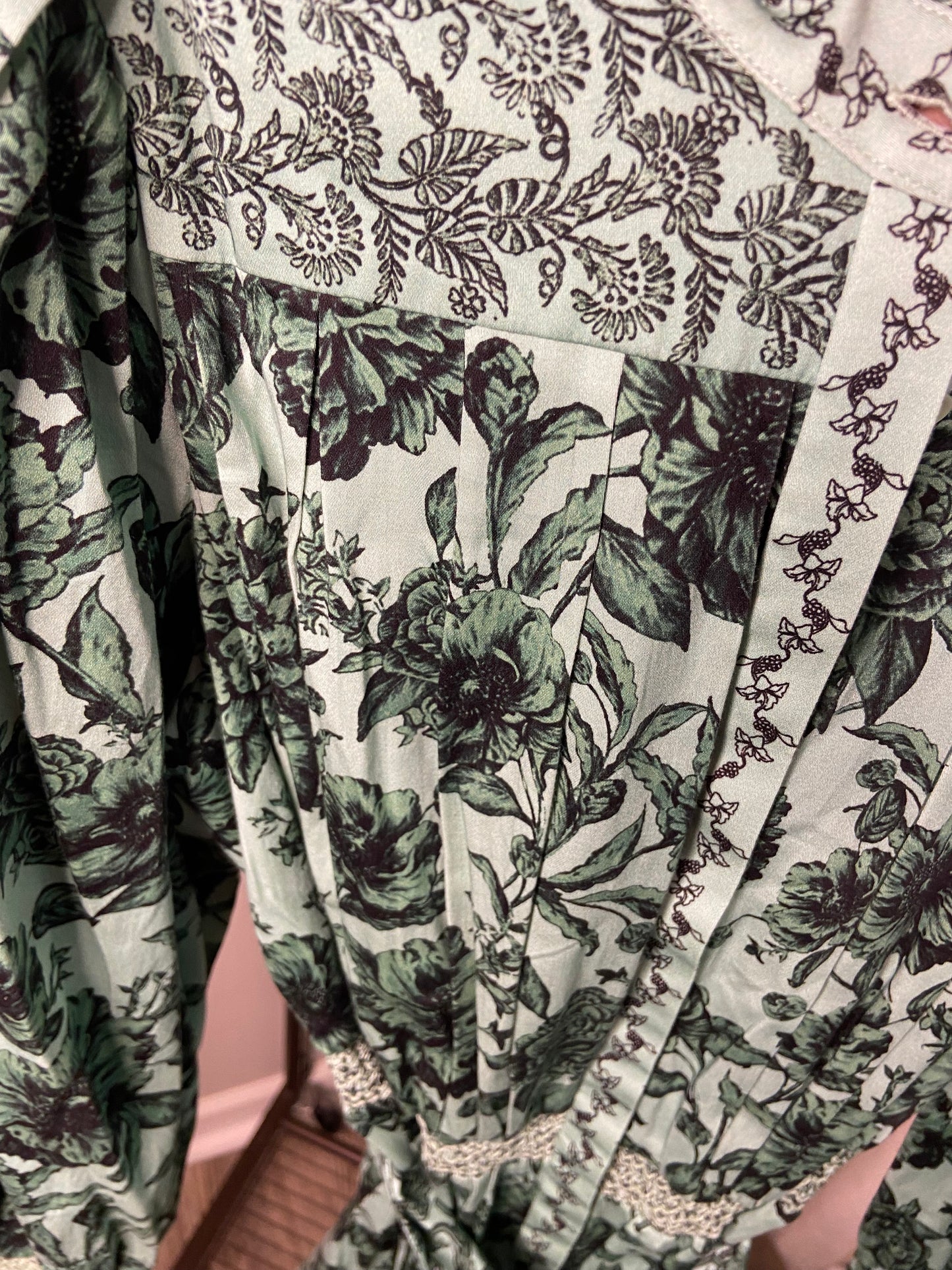 Alice and Olivia Tiffie Belted Floral Print Green Dress size 4