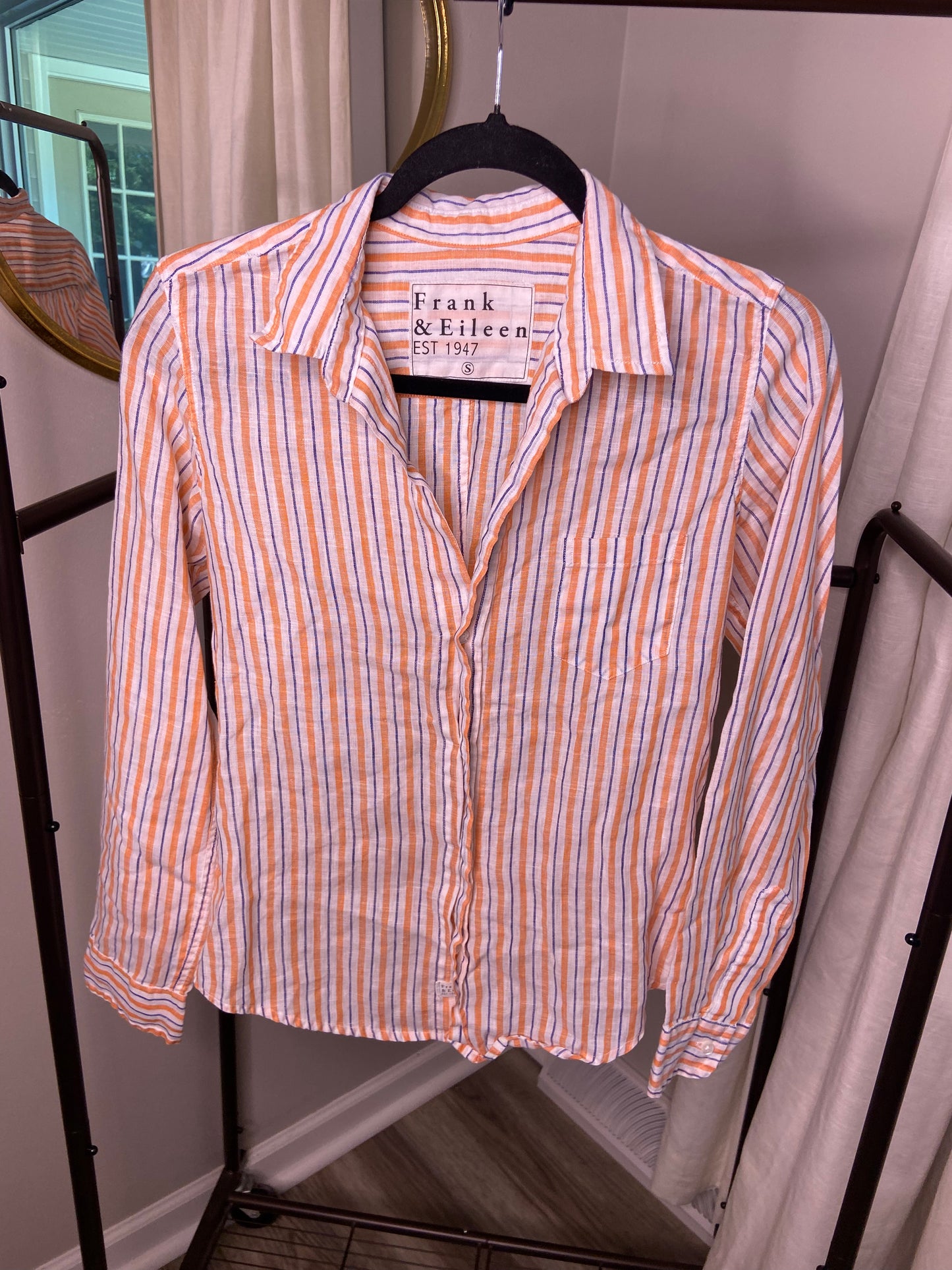 Frank and Eileen Barry Linen Button Down Shirt size S