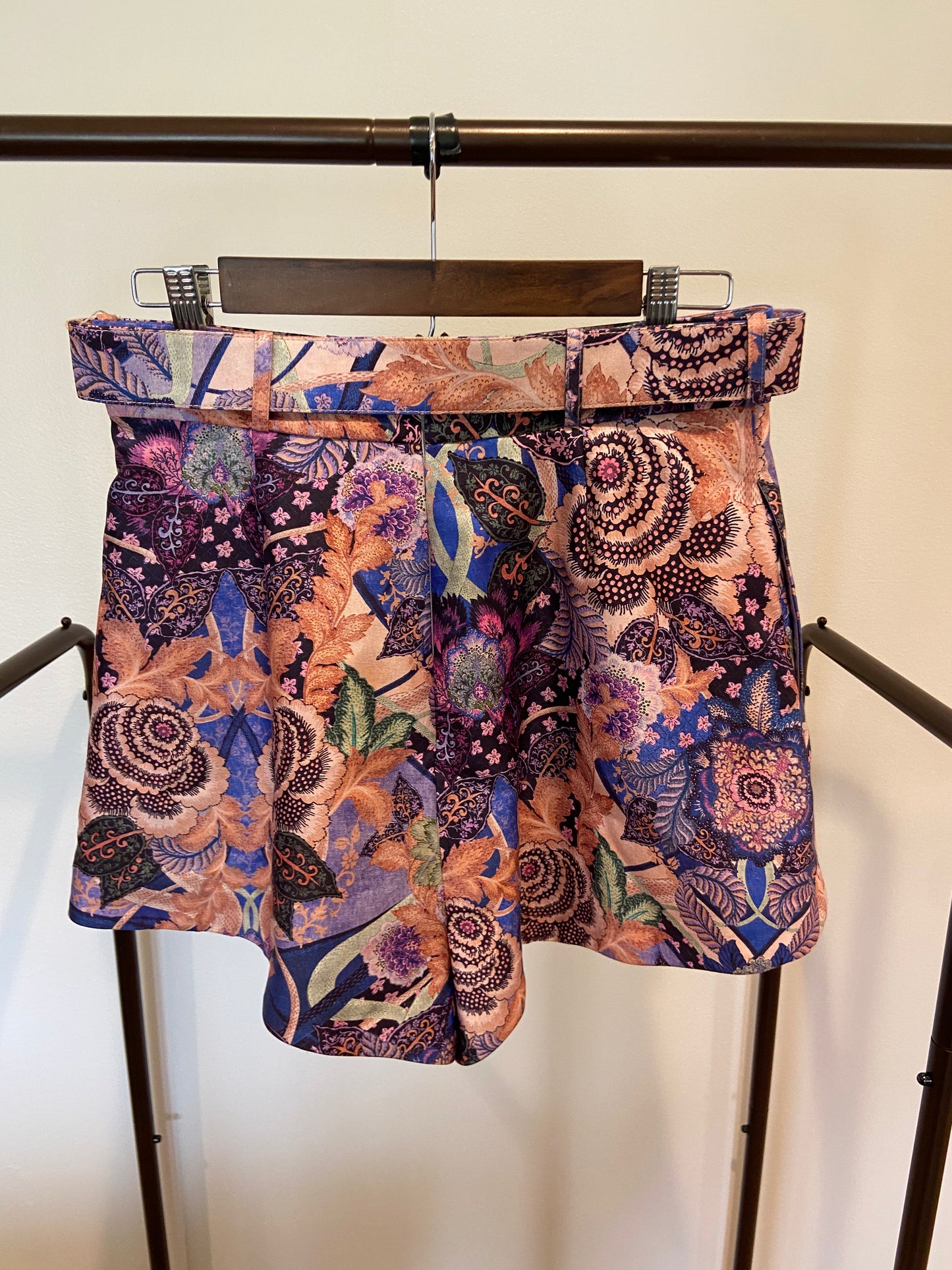 Zimmermann Celestial Tuck Short in Floral Paisley size 2 US 8