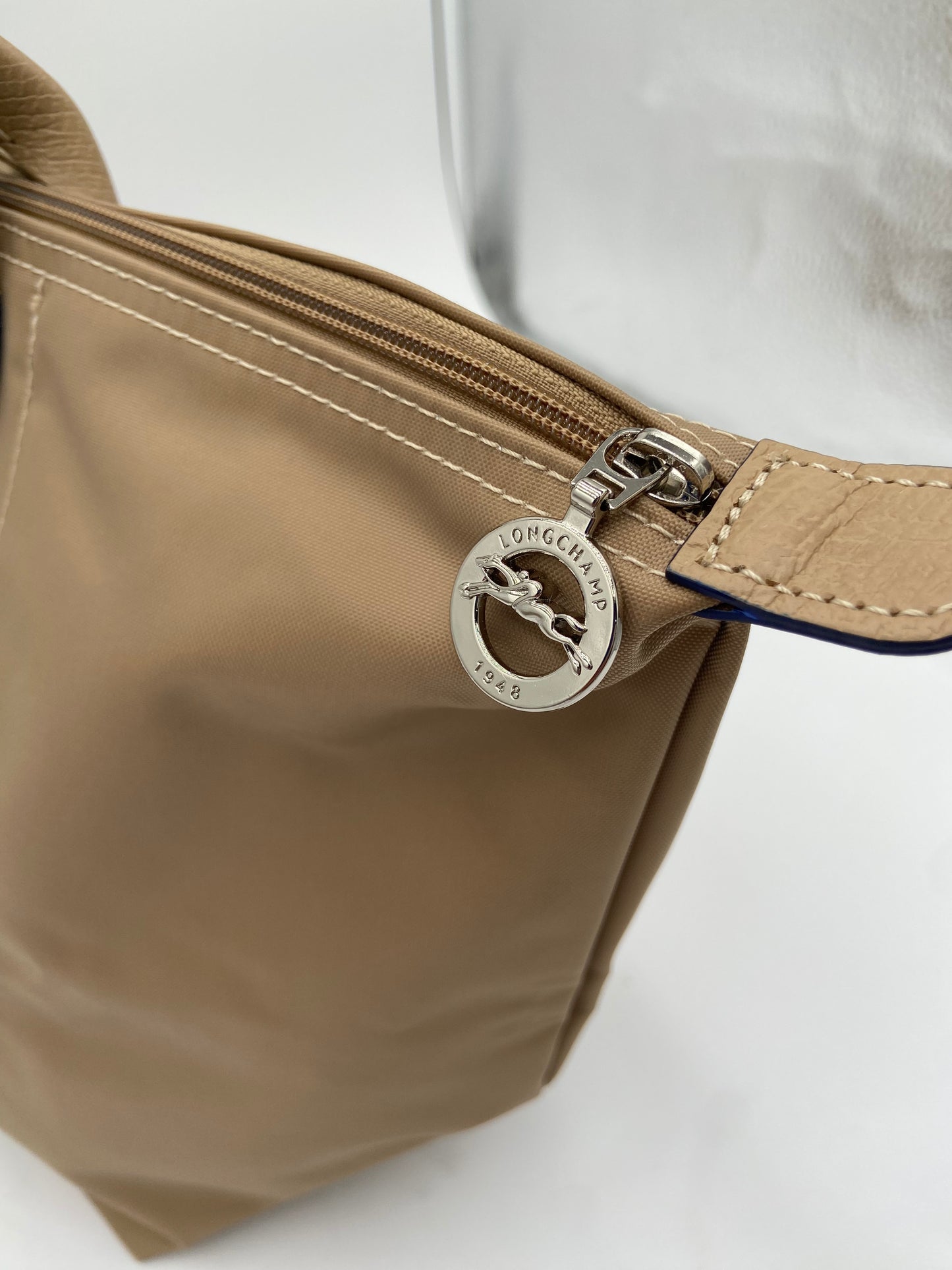 Longhcamp Le Pliage Medium Tote in Khaki