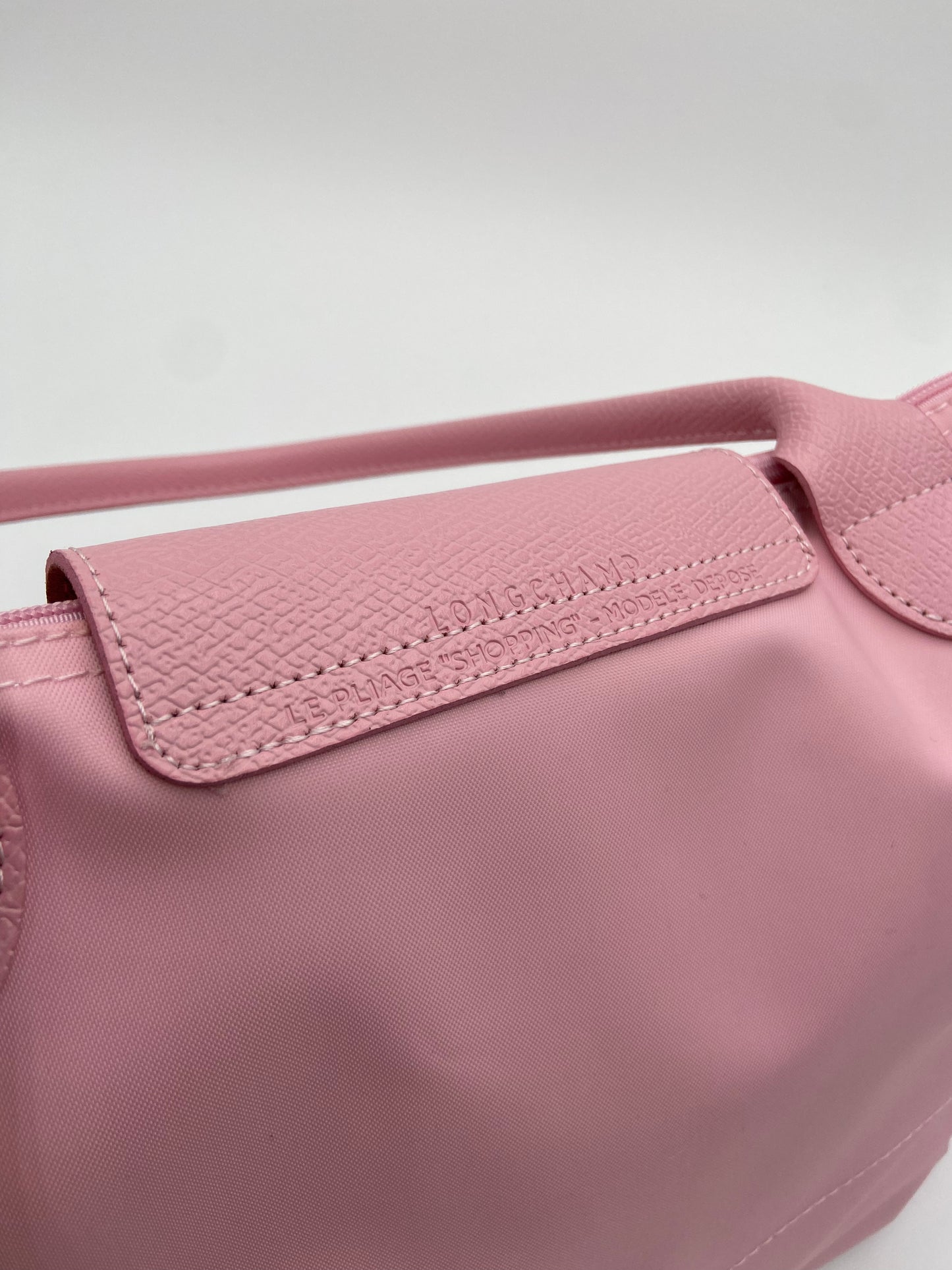 Le Pliage Medium Shopping Shoulder Tote in Pink