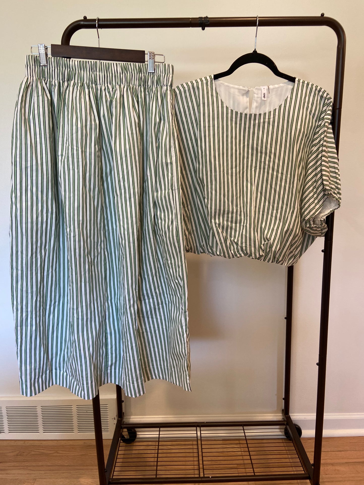 Glam Green Stripe Baloon Top with Matching Midi Skirt size M