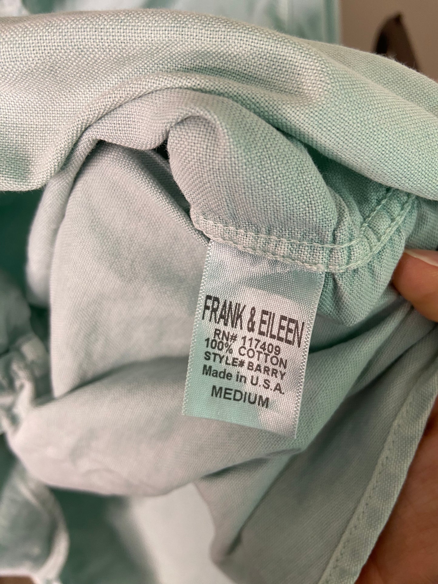 Frank and Eileen Light Green Barry Button Down Shirt size M
