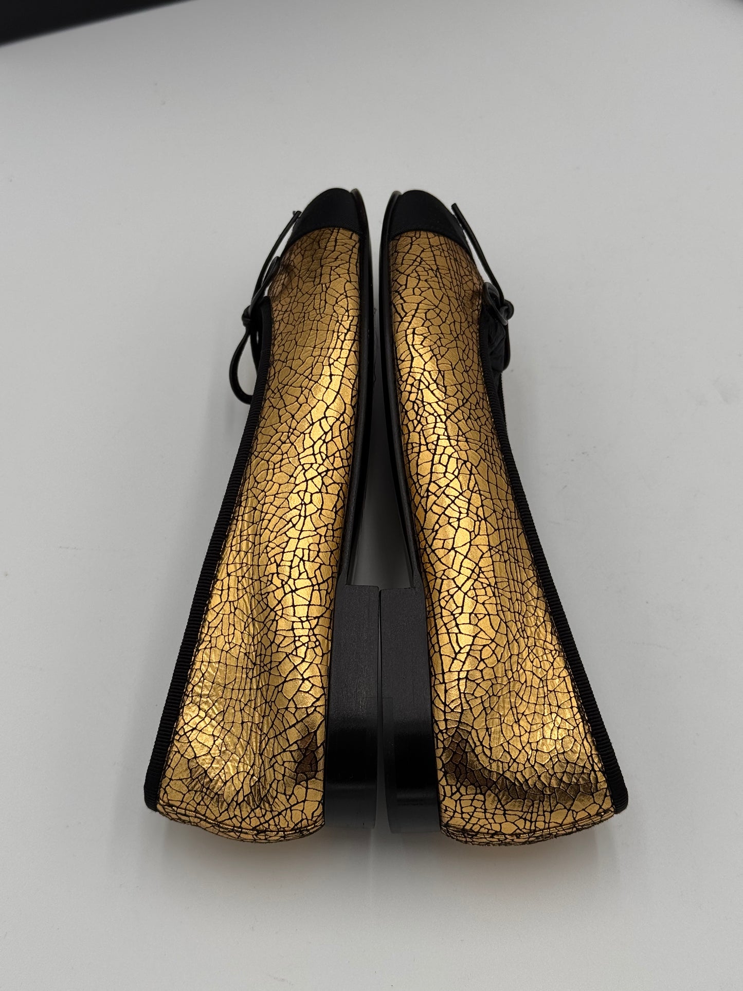 Chanel Cap Toe Ballerina Flats Shoes in Crumpled Lambskin Gold Black size 36