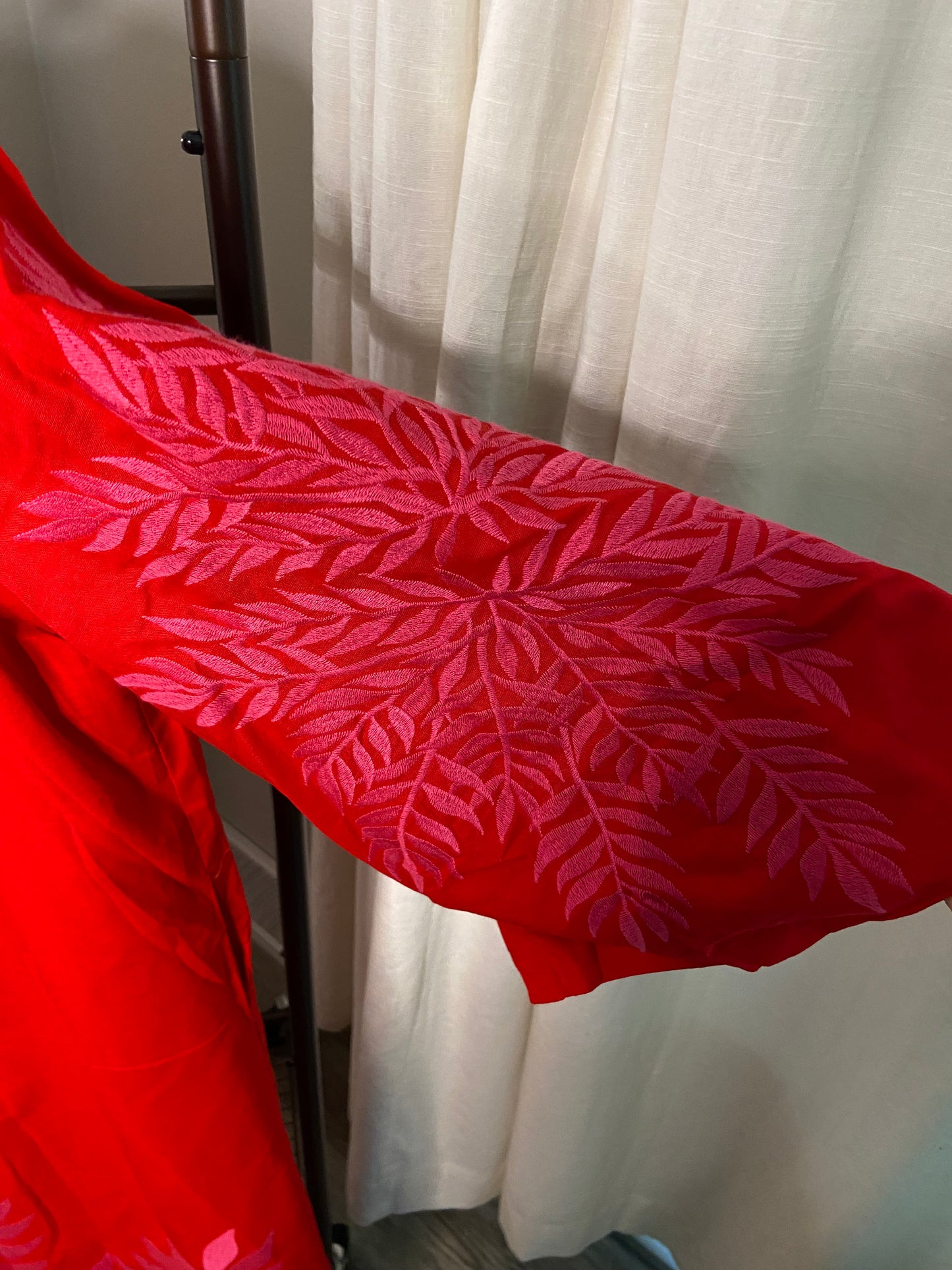 Tuckernuck Scarlet and Hot Pink Embroidered Windermere Caftan size L