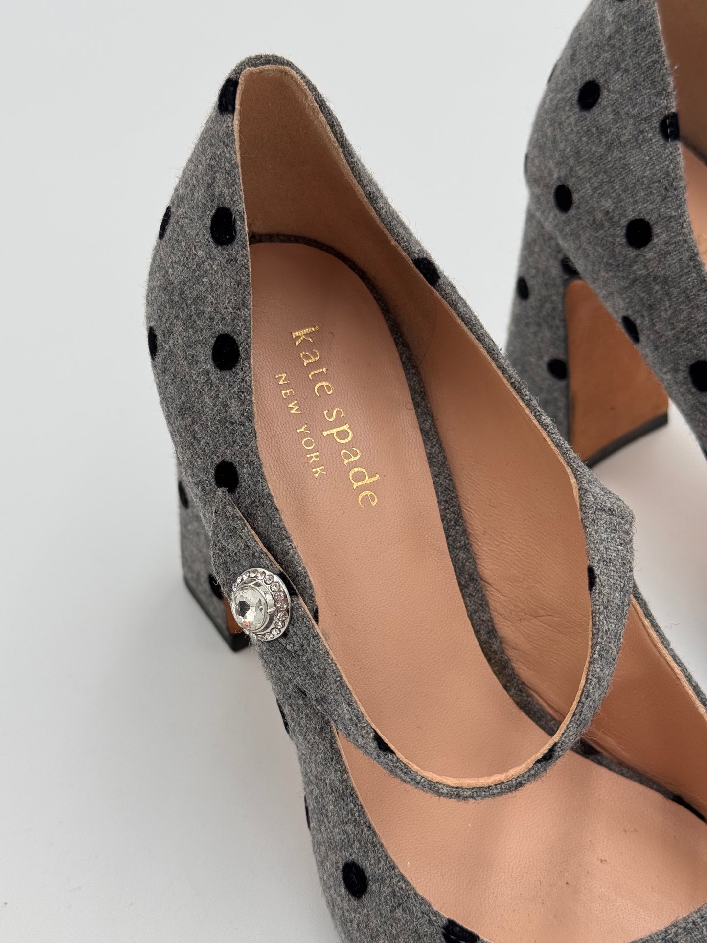 Kate Spade Maren Pumps Gray Felt Black Velvet Polka Dots Heels Shoes size 6
