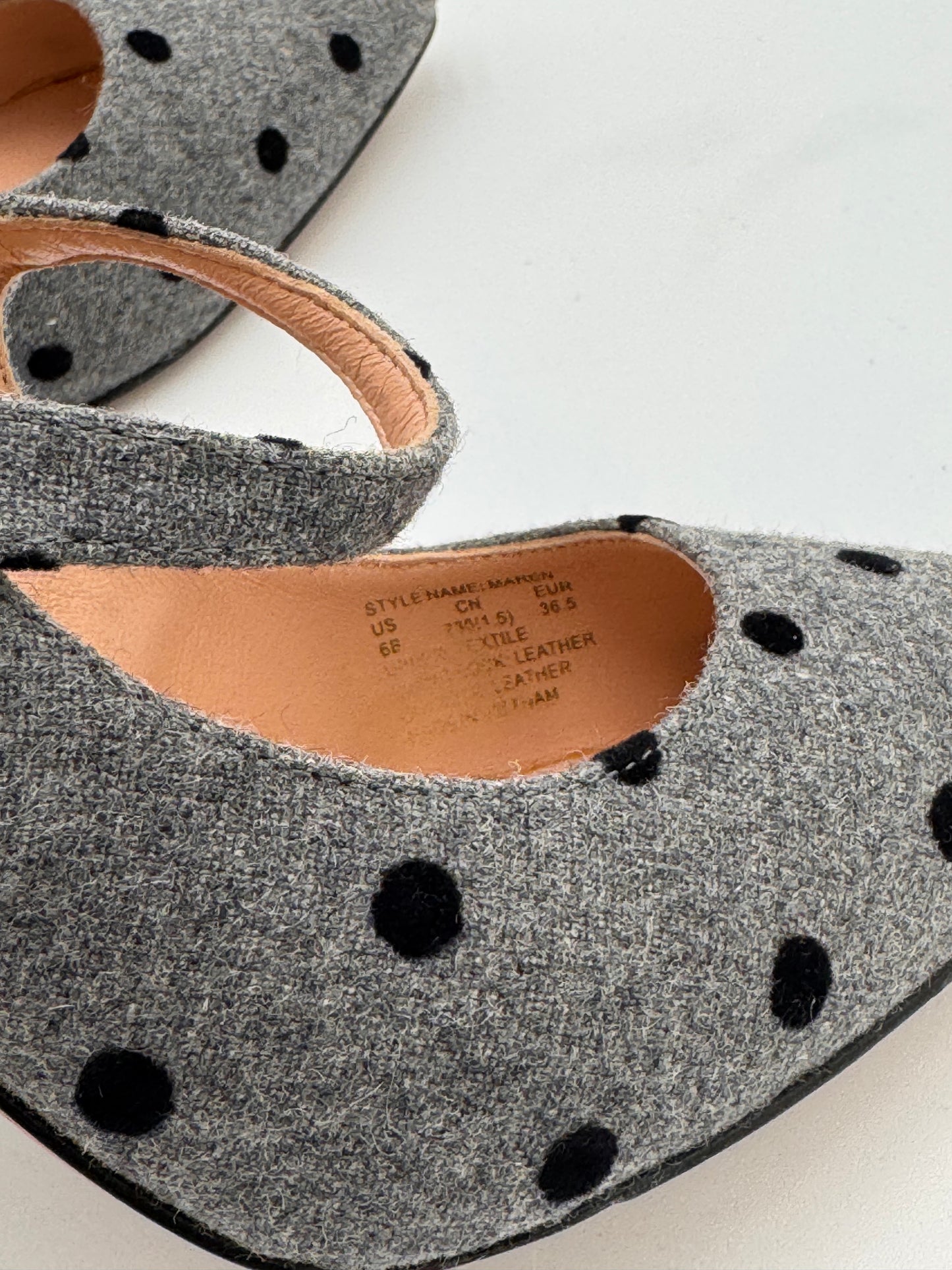 Kate Spade Maren Pumps Gray Felt Black Velvet Polka Dots Heels Shoes size 6