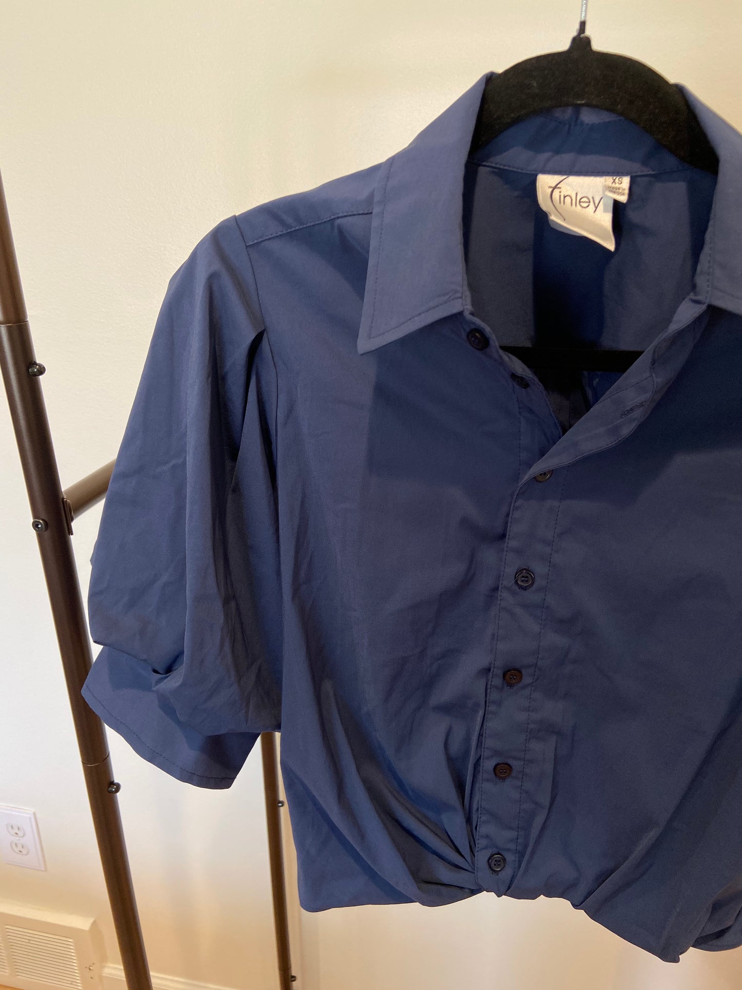 Finley Navy Popline Bomba Blouse size XS