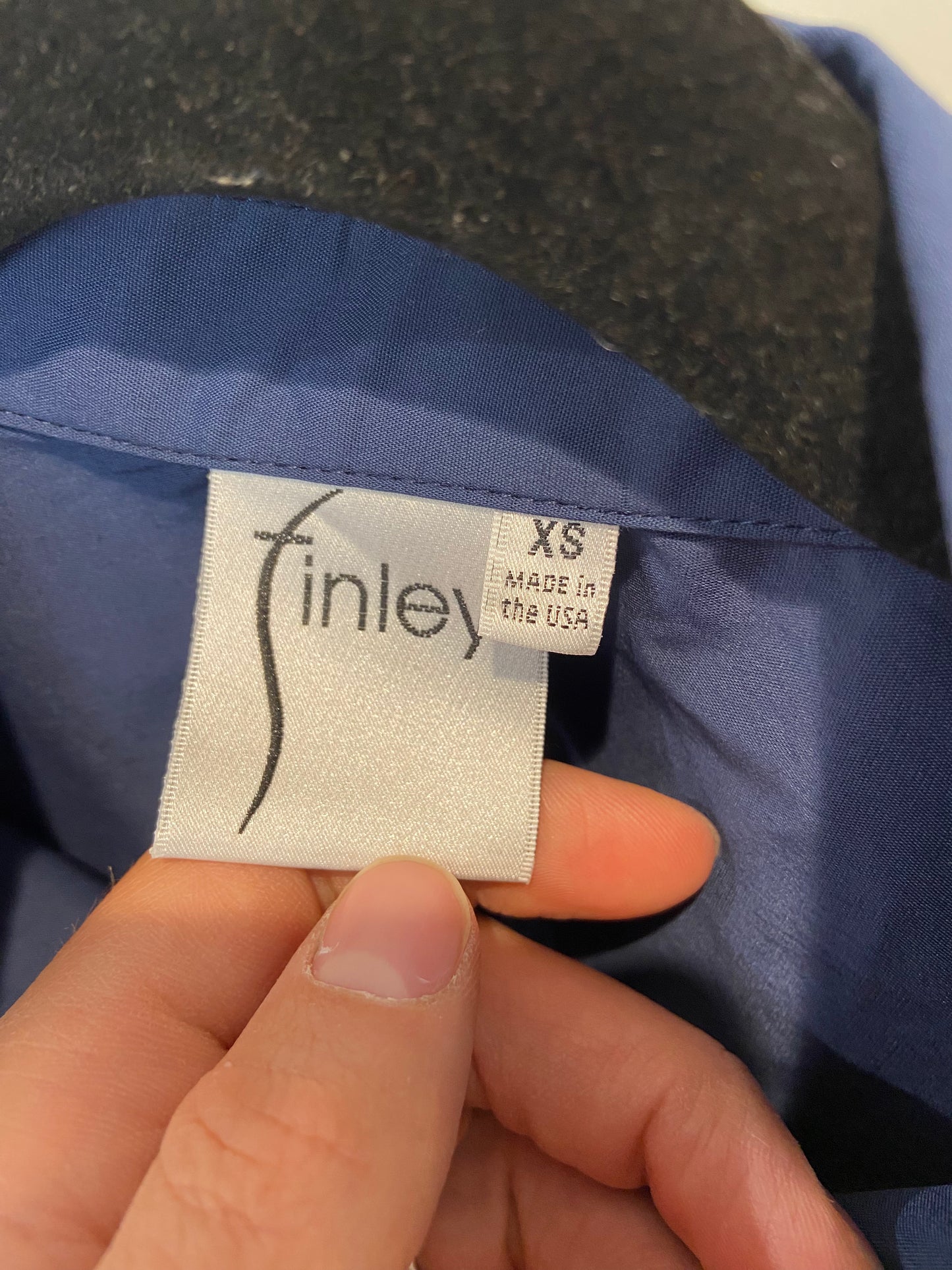 Finley Navy Popline Bomba Blouse size XS