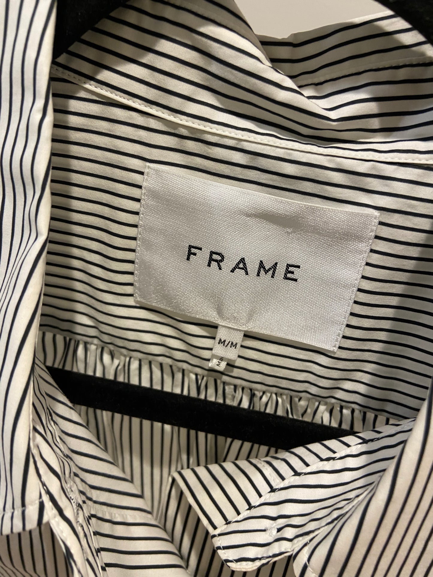 Frame Ruched Puff Sleeve Shirt in Noir Multi size M