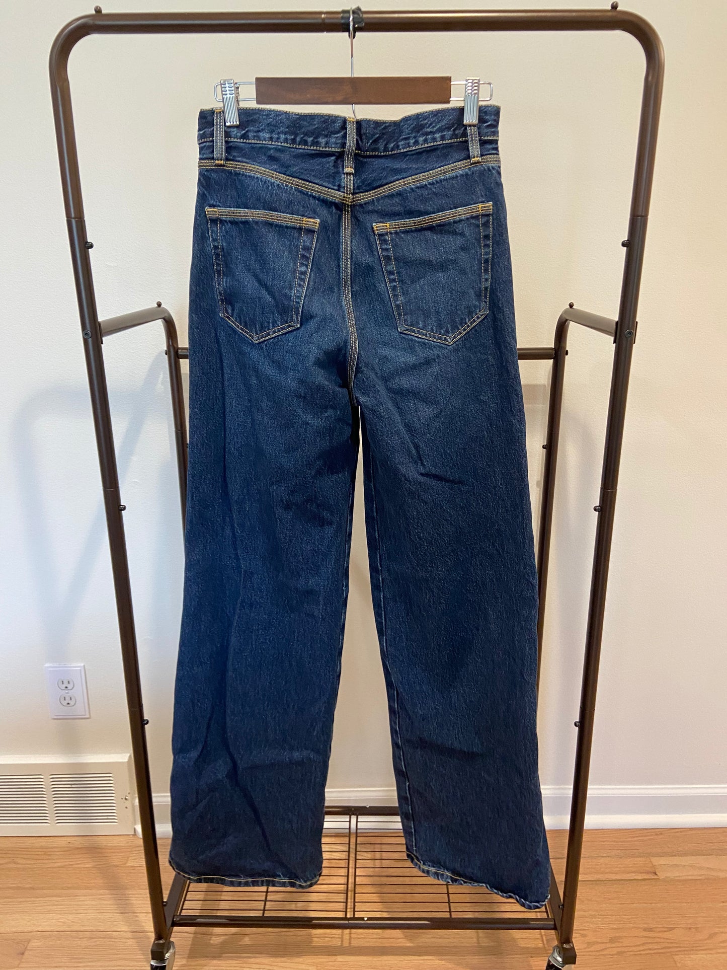Frame The Cuffed Wide Jeans in Spencer Wash size 26