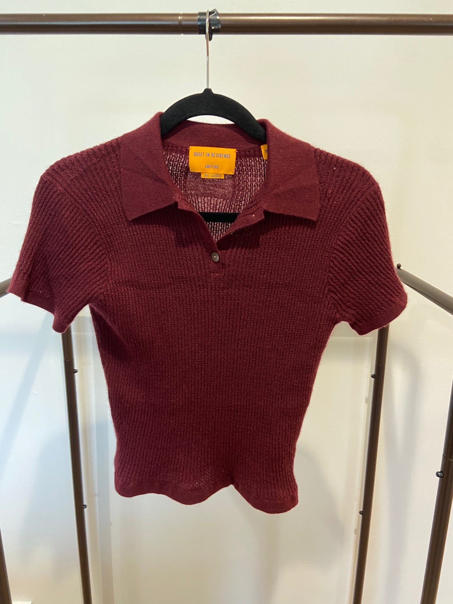 Guest in Residence Shrunken Cashmere Polo Top in Plum size M