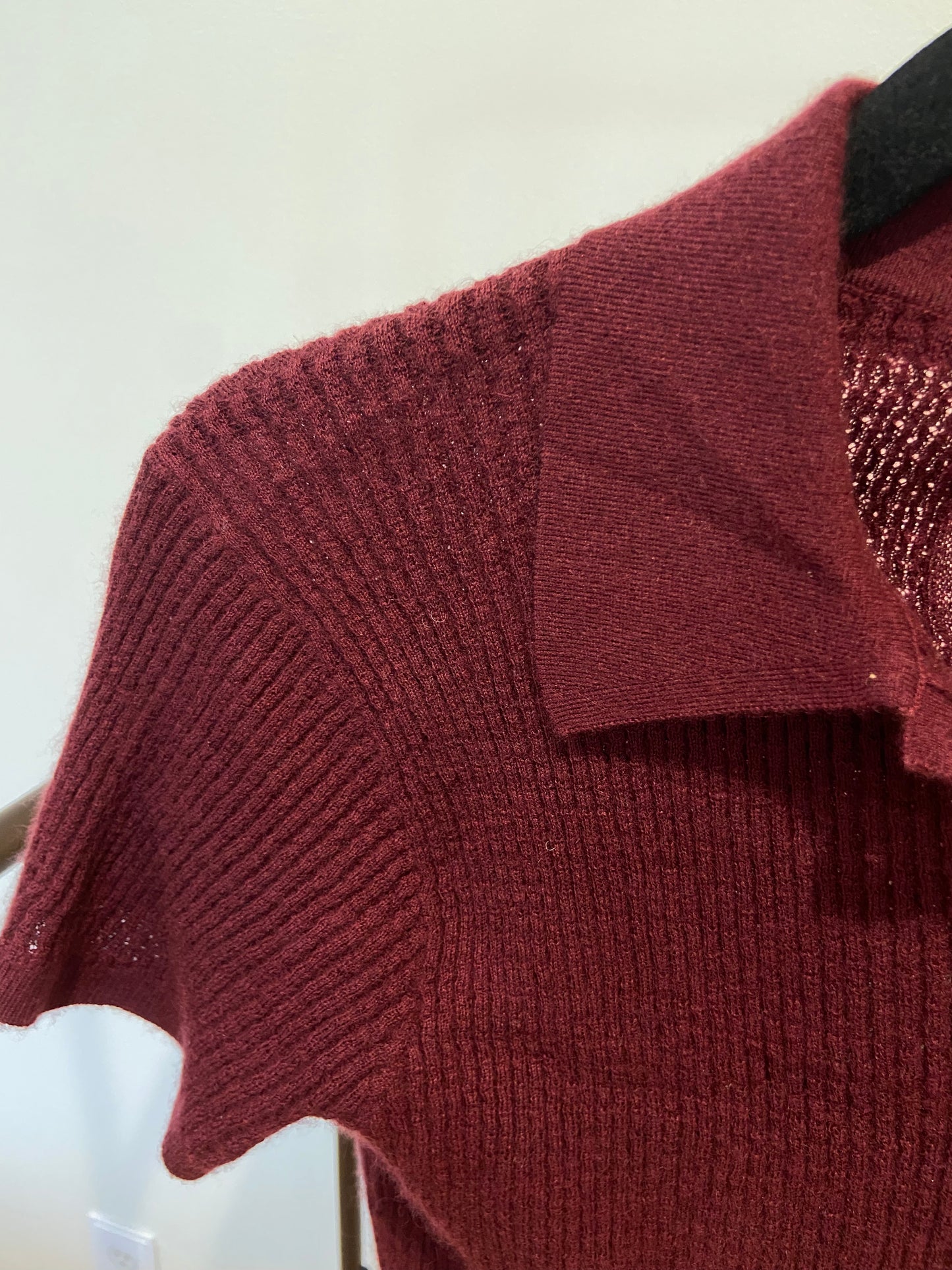 Guest in Residence Shrunken Cashmere Polo Top in Plum size M